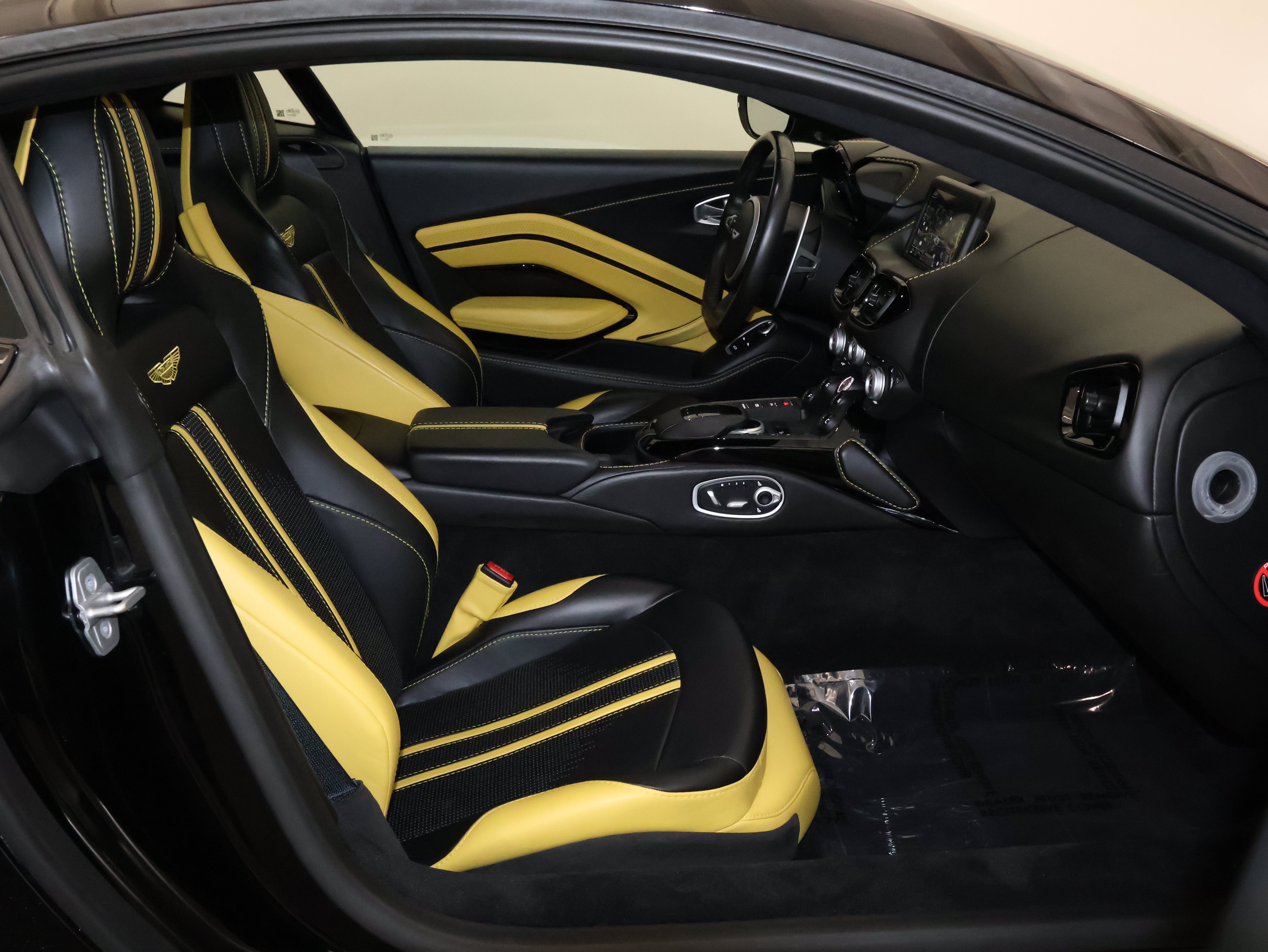2019 Aston Martin Vantage Base