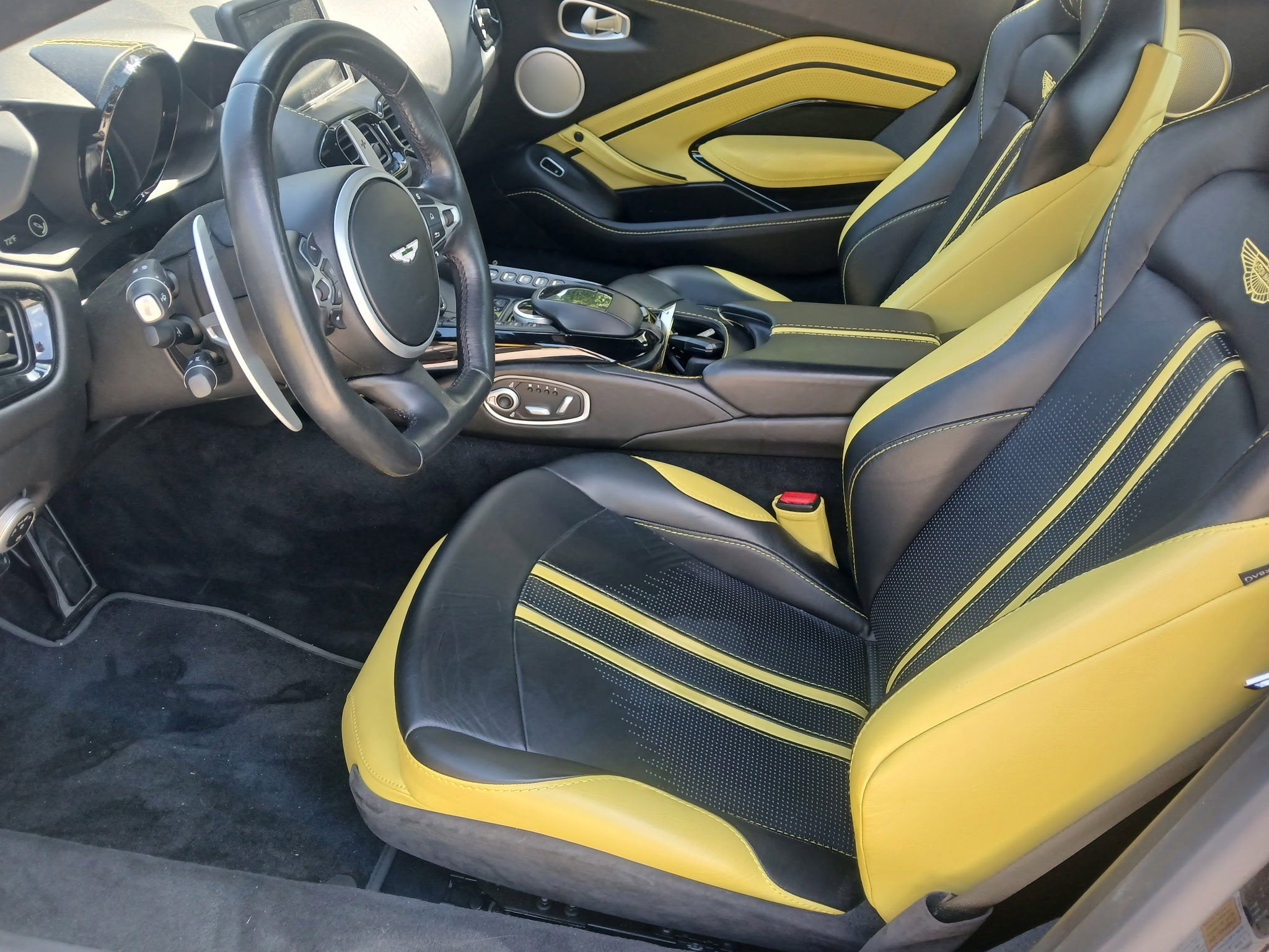 2019 Aston Martin Vantage Base