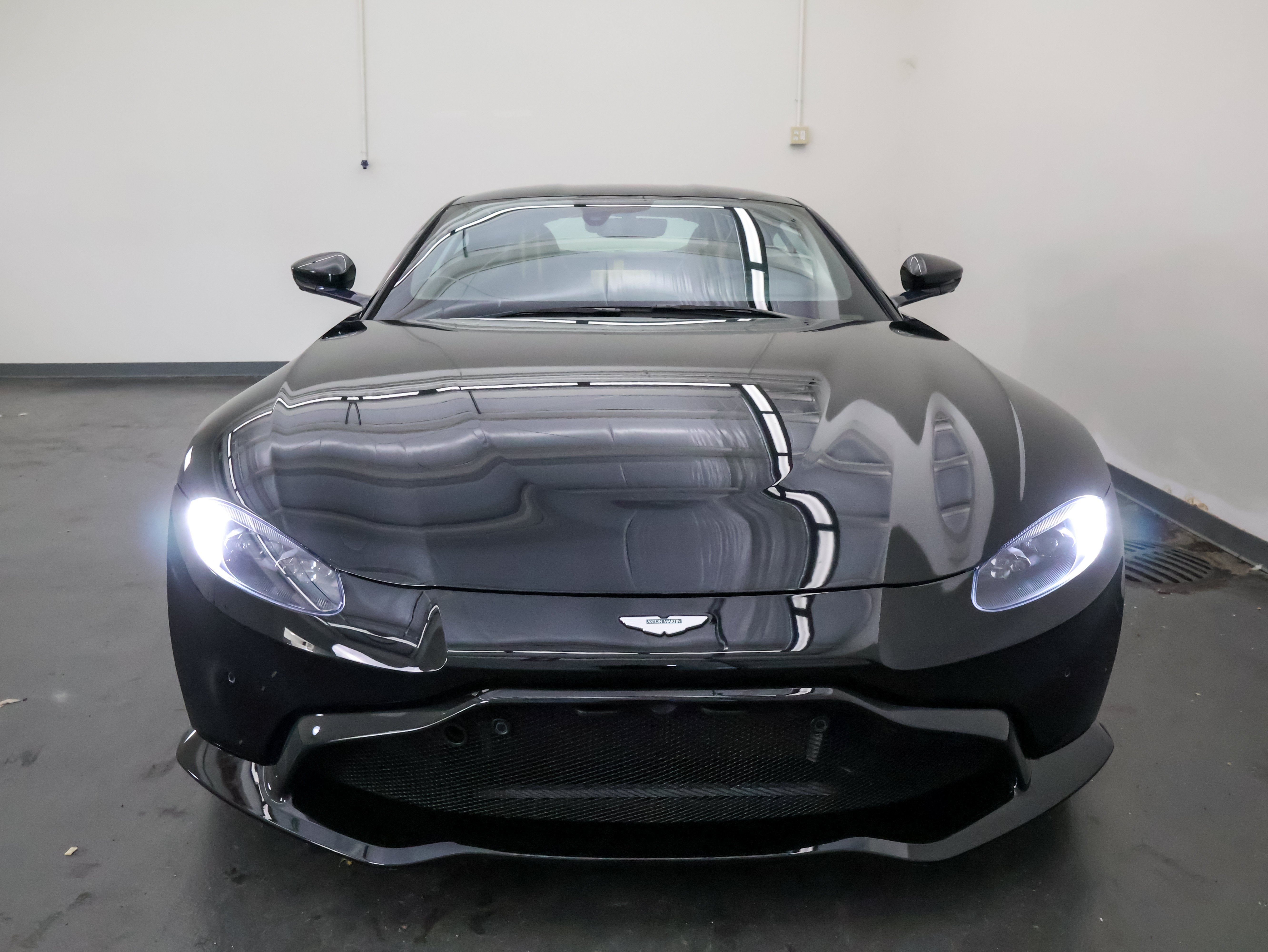 2019 Aston Martin Vantage Base