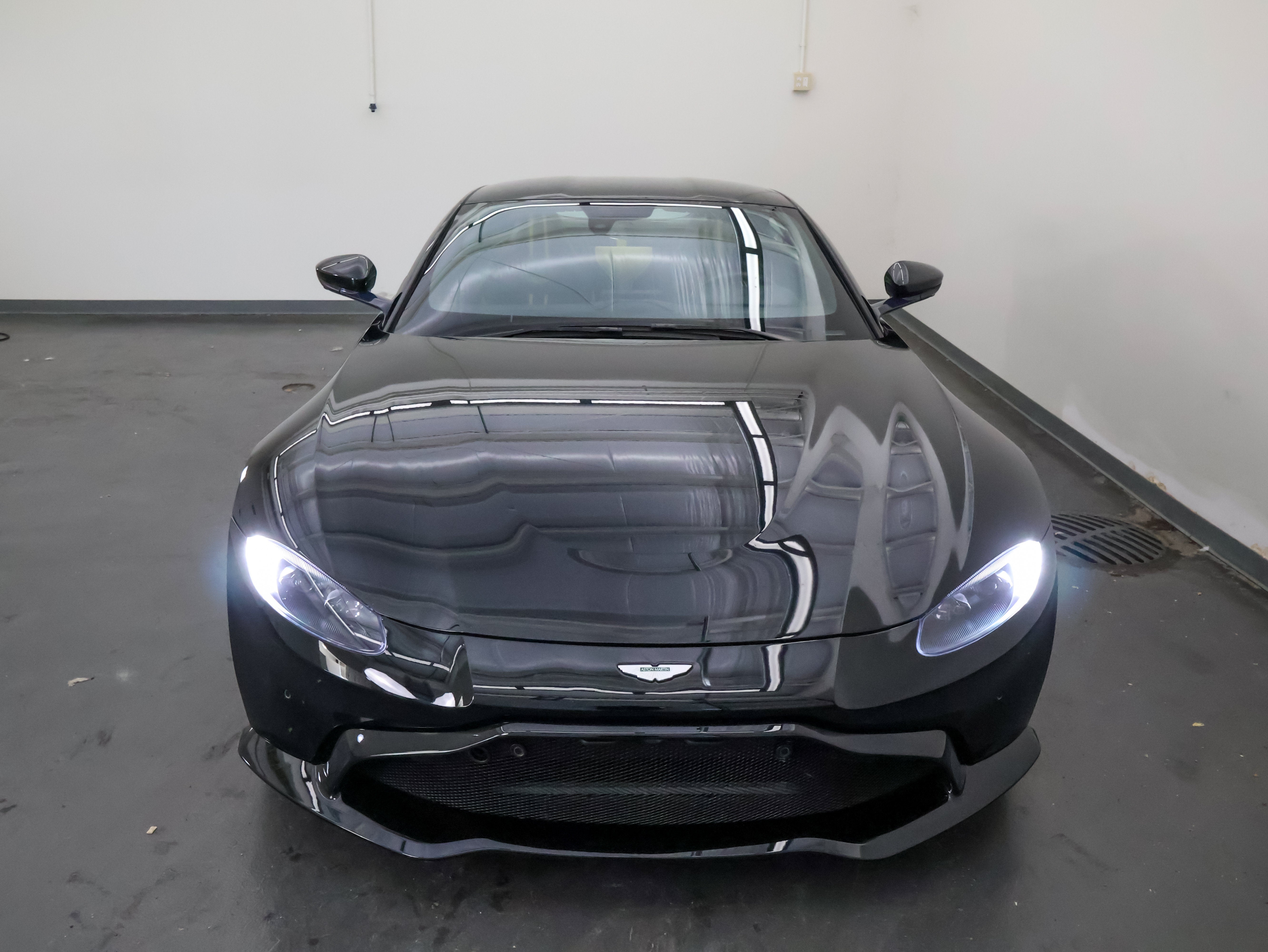 2019 Aston Martin Vantage Base