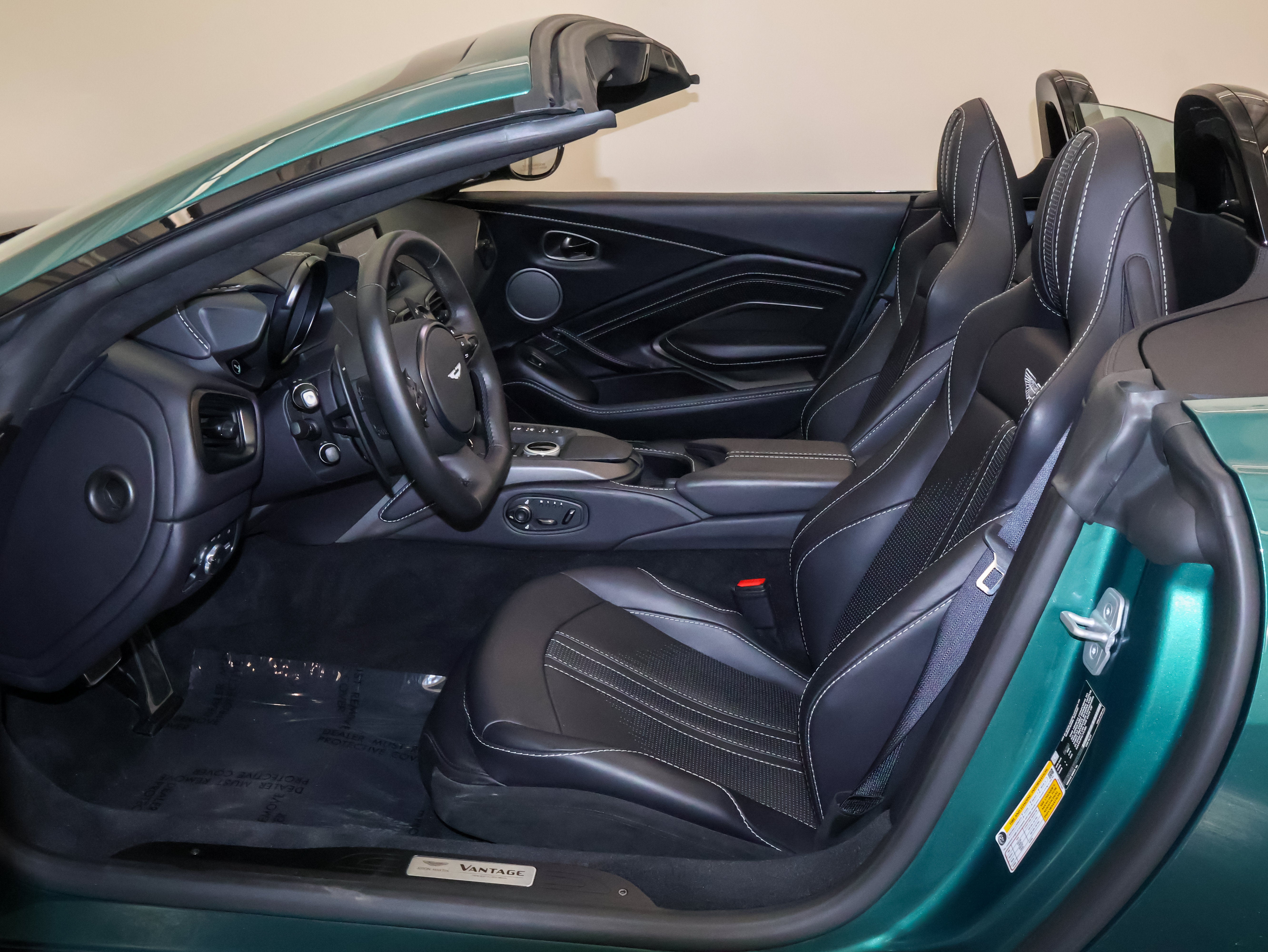 2023 Aston Martin Vantage Roadster