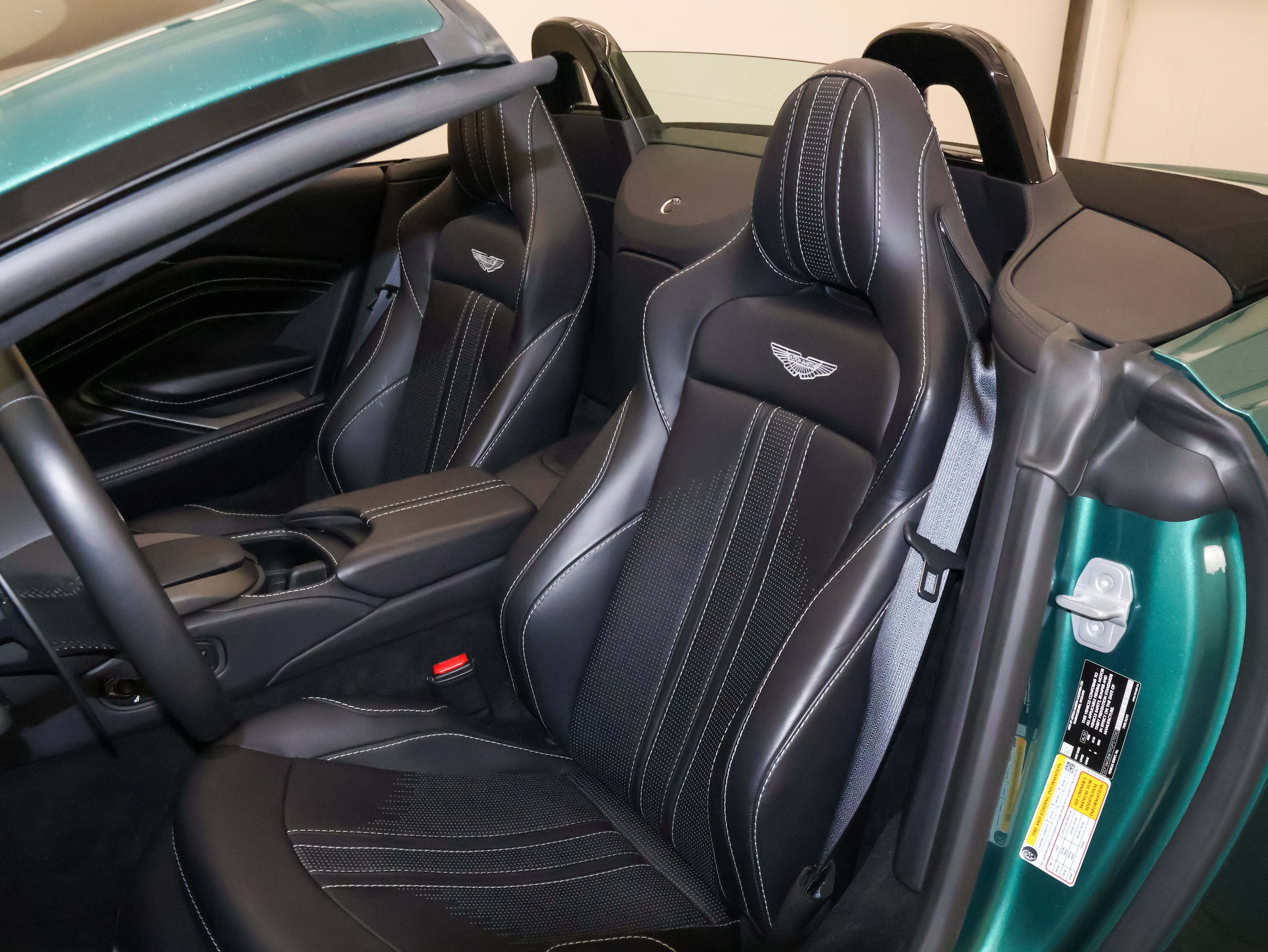 2023 Aston Martin Vantage Roadster