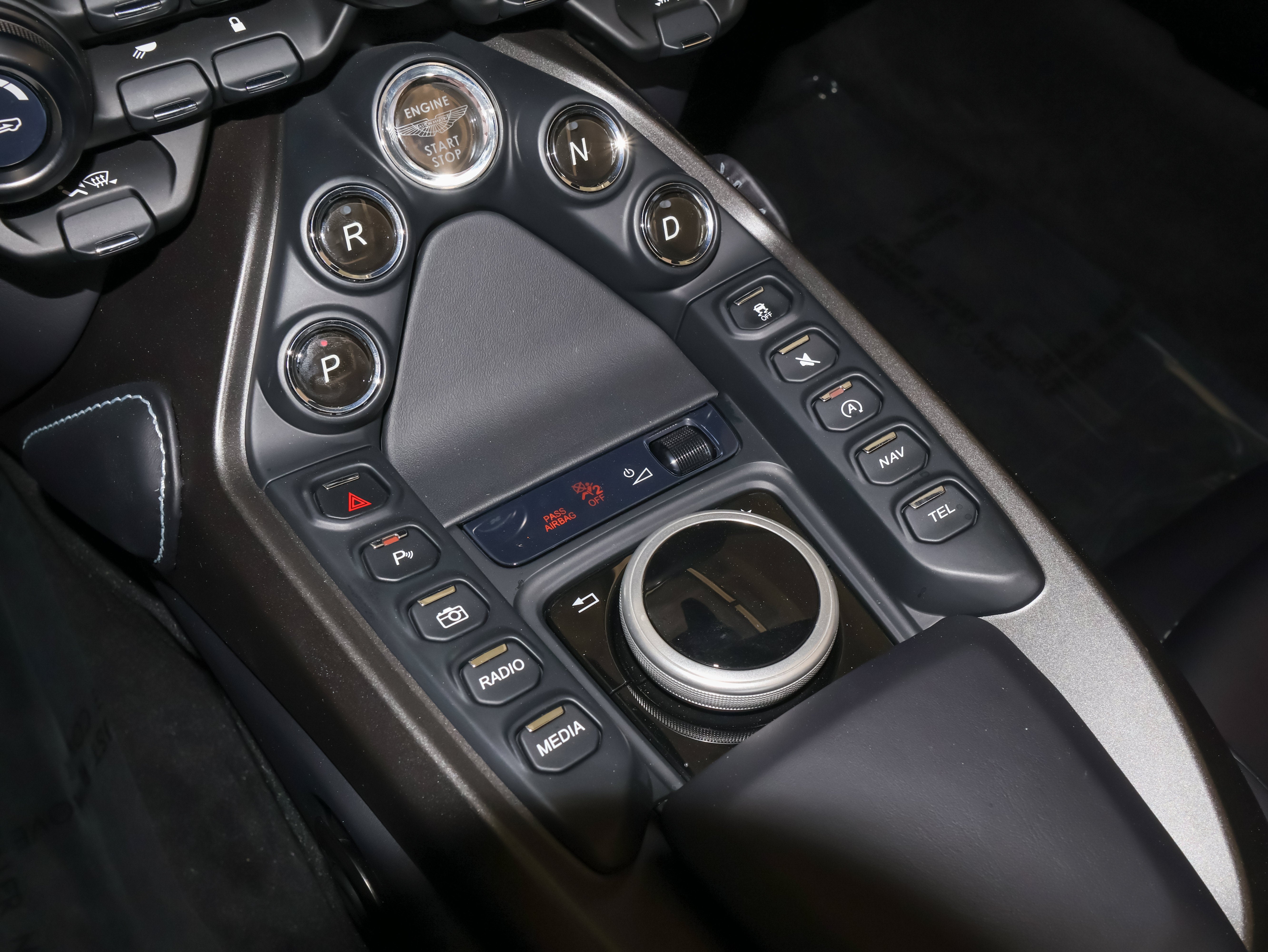 2023 Aston Martin Vantage Roadster