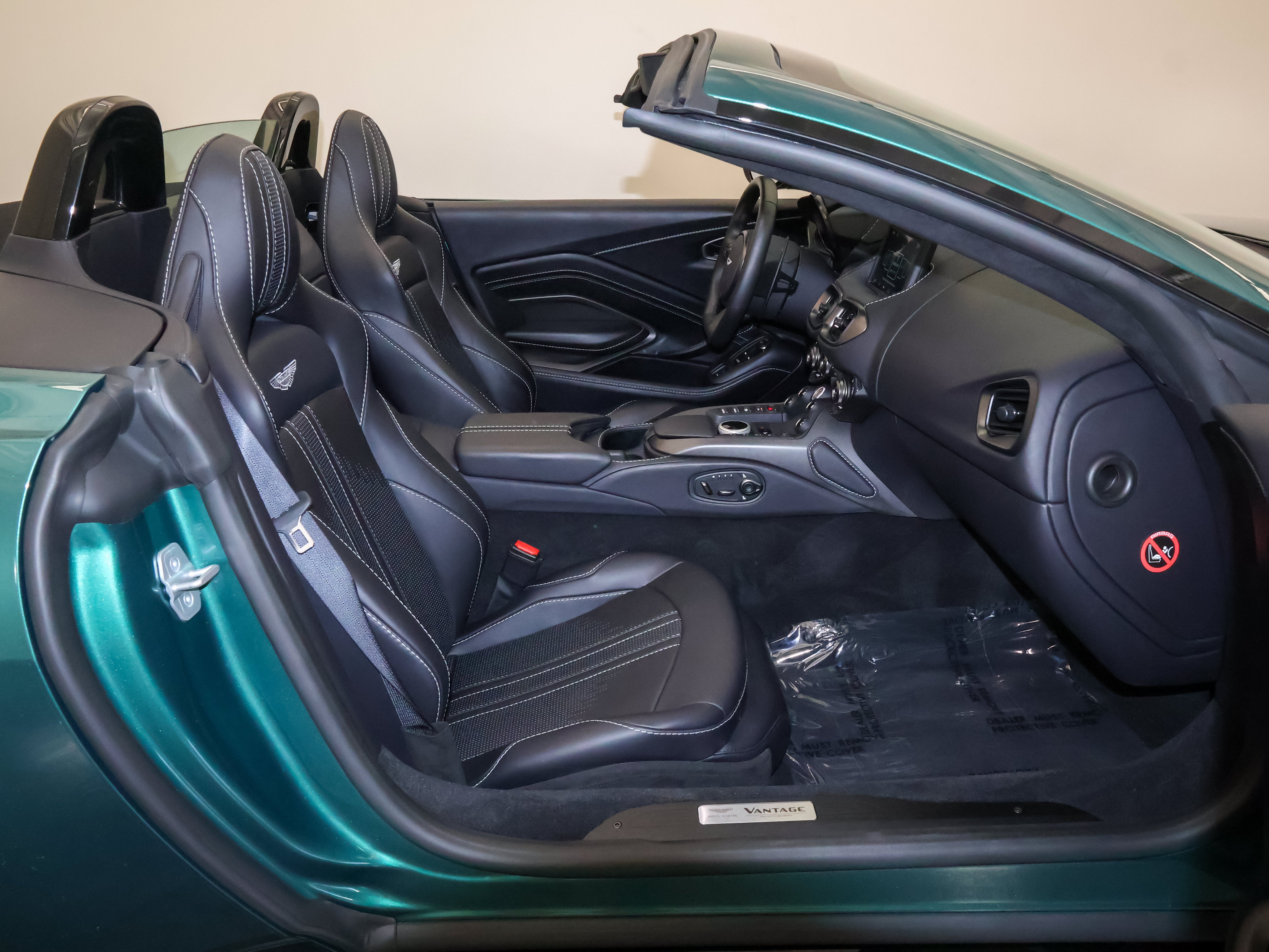 2023 Aston Martin Vantage Roadster