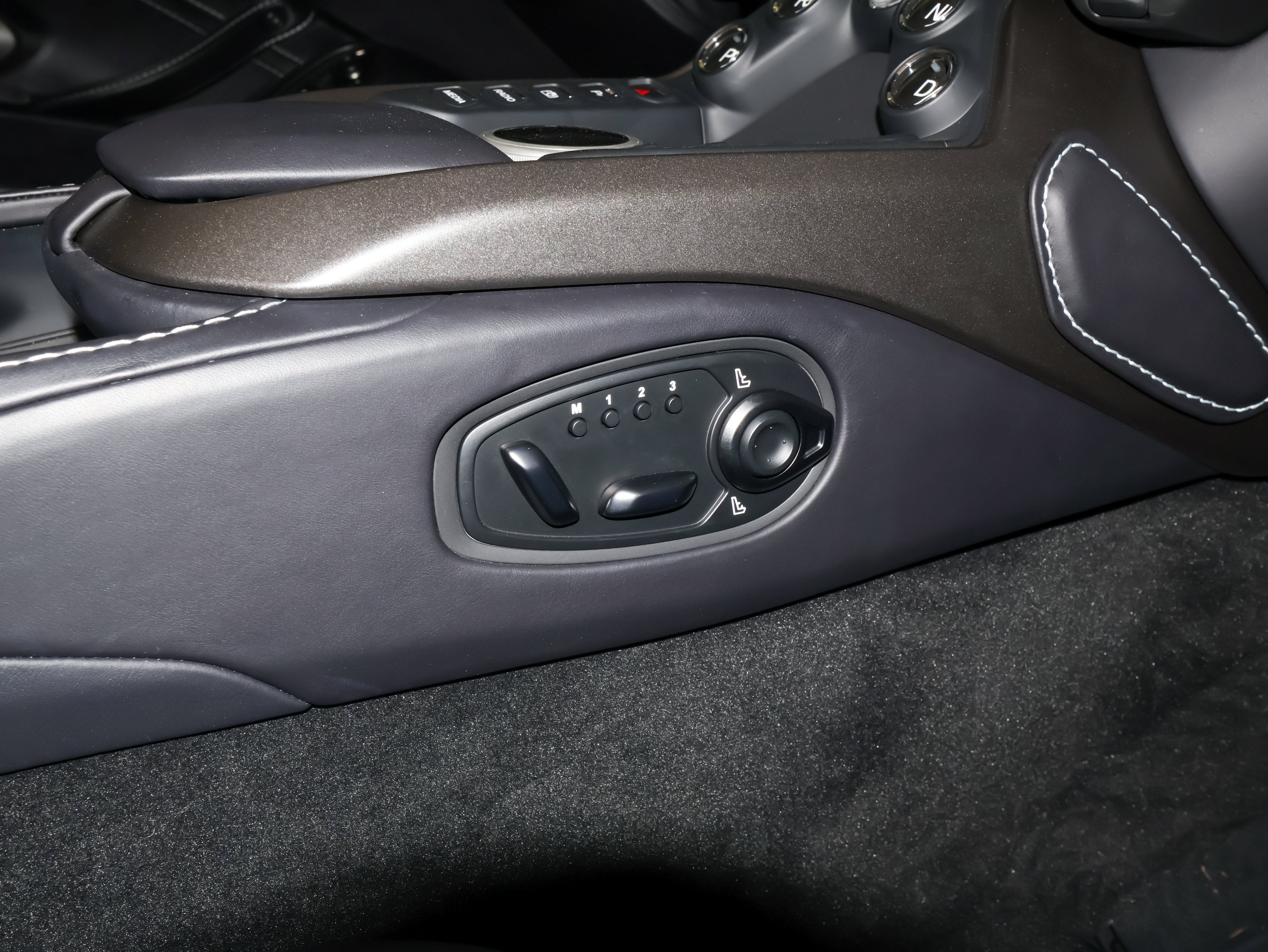 2023 Aston Martin Vantage Roadster