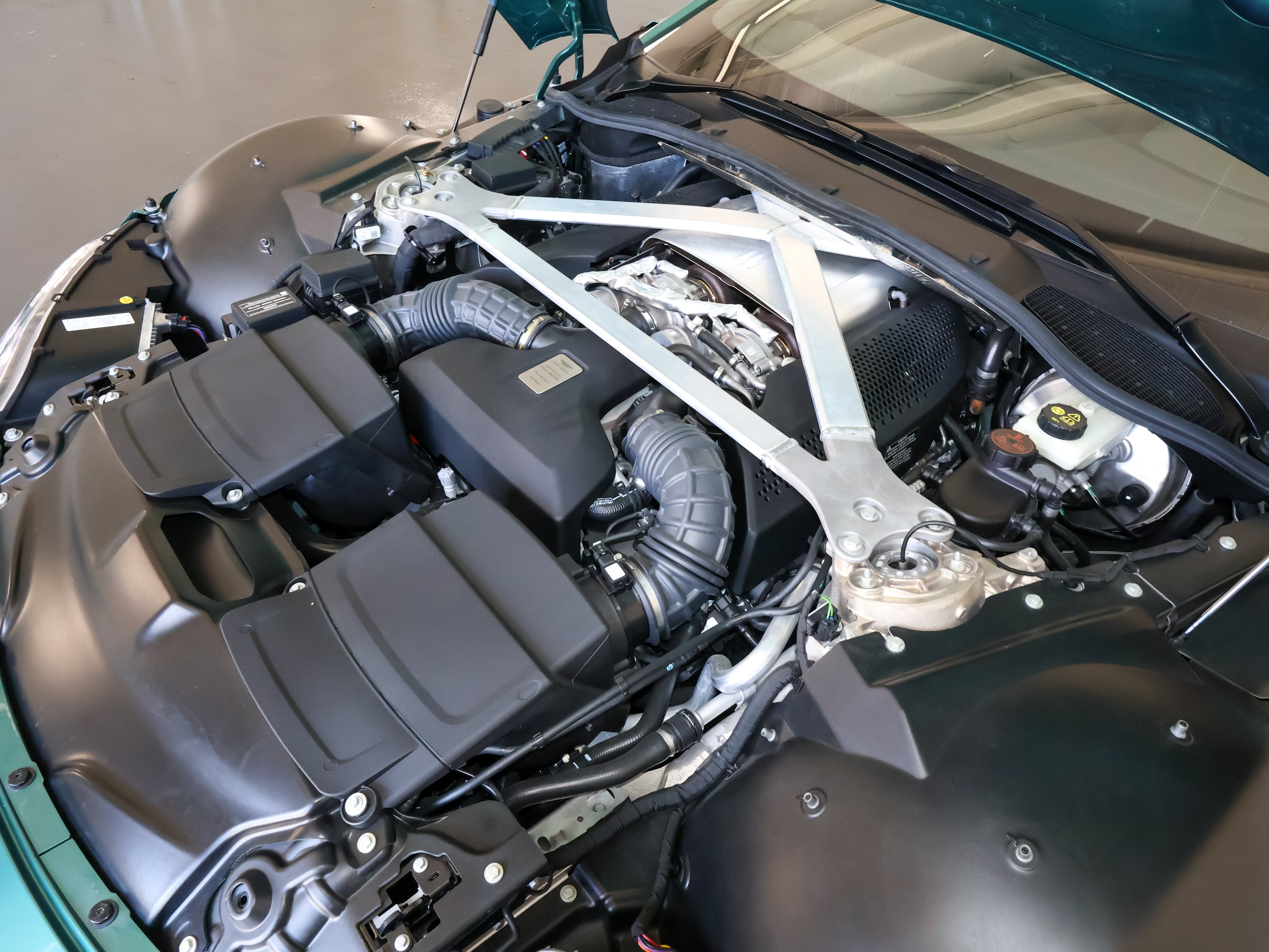 2023 Aston Martin Vantage Roadster