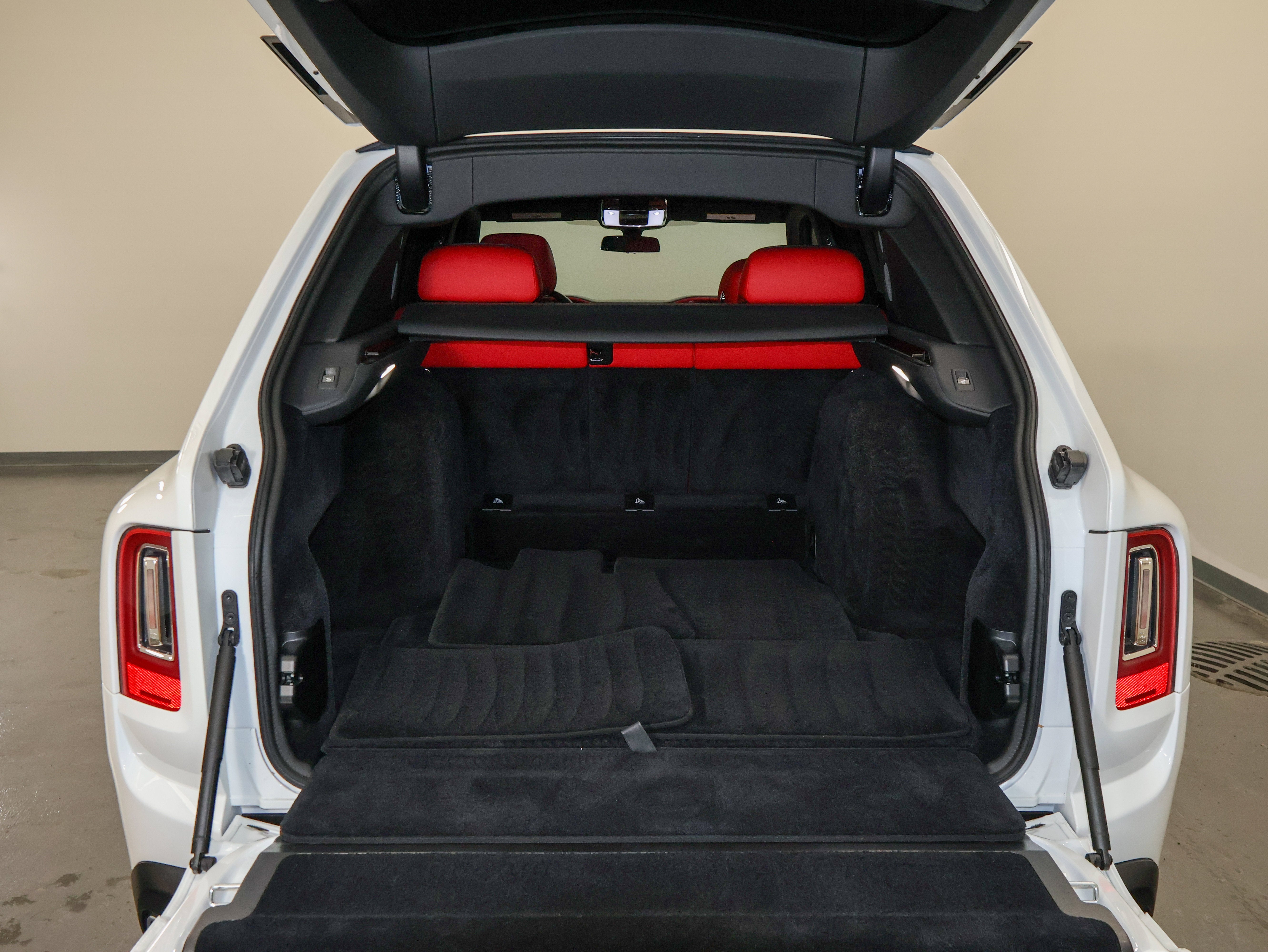 2023 Rolls-Royce Cullinan Base