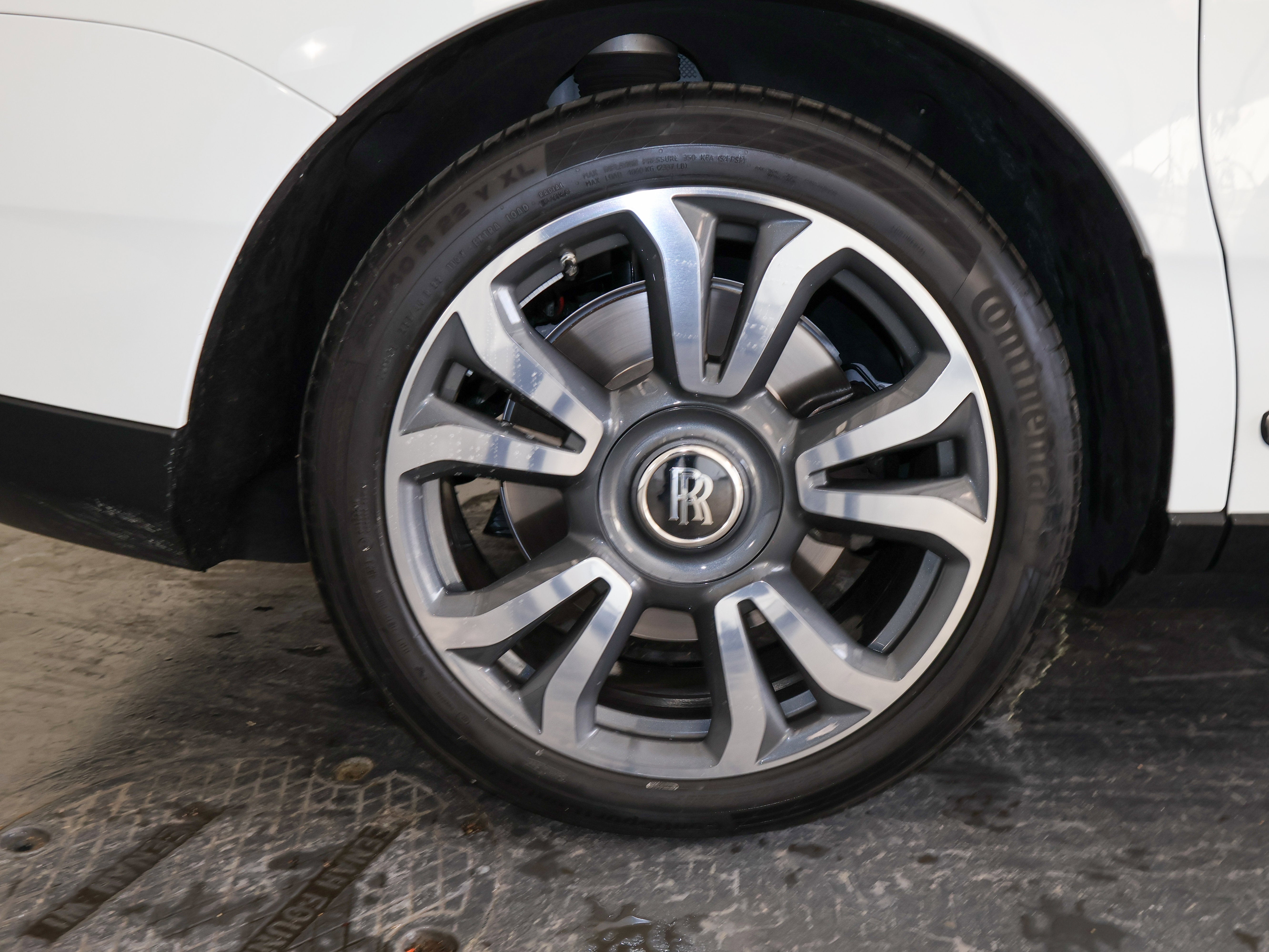 2023 Rolls-Royce Cullinan Base