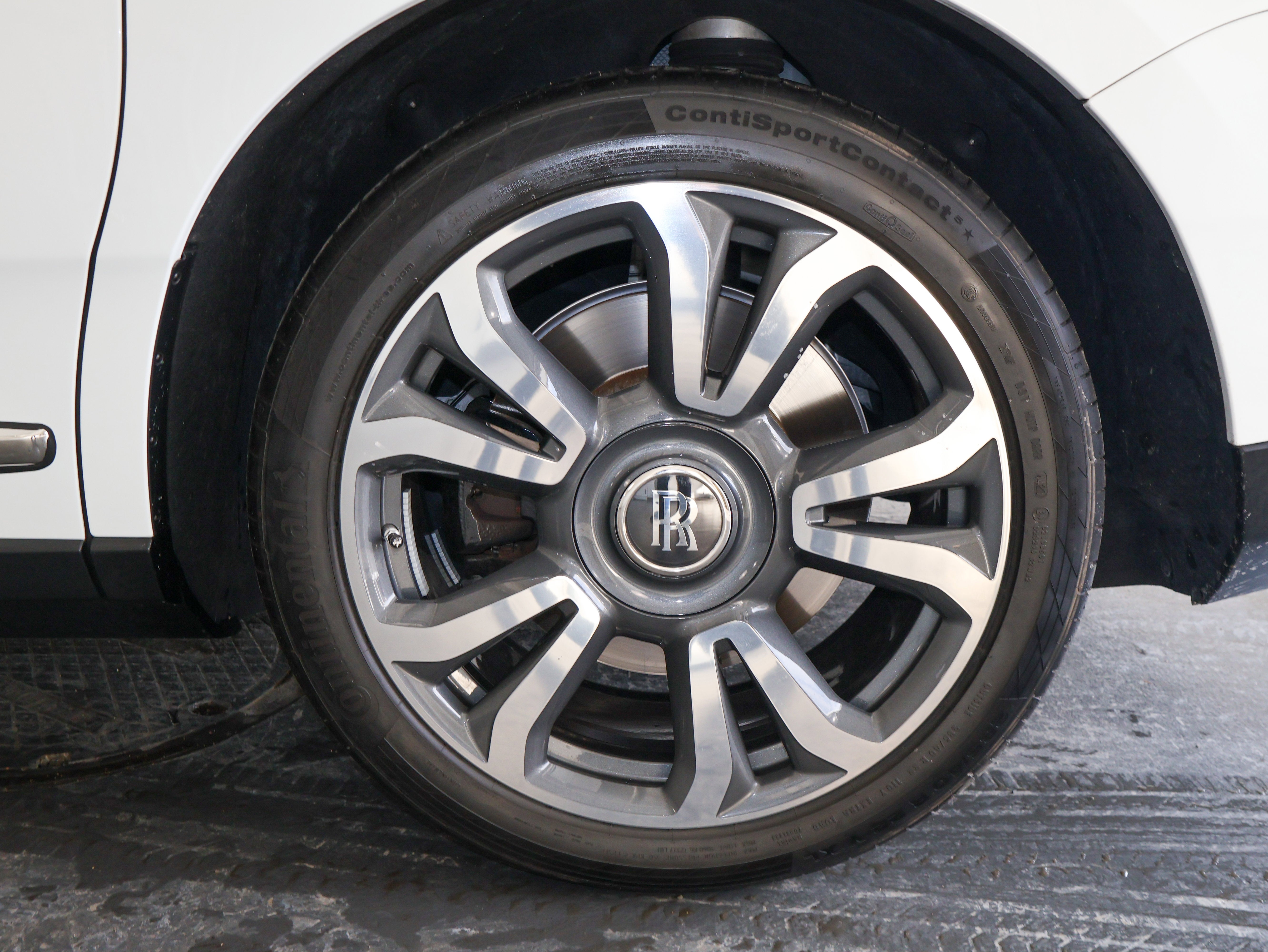 2023 Rolls-Royce Cullinan Base