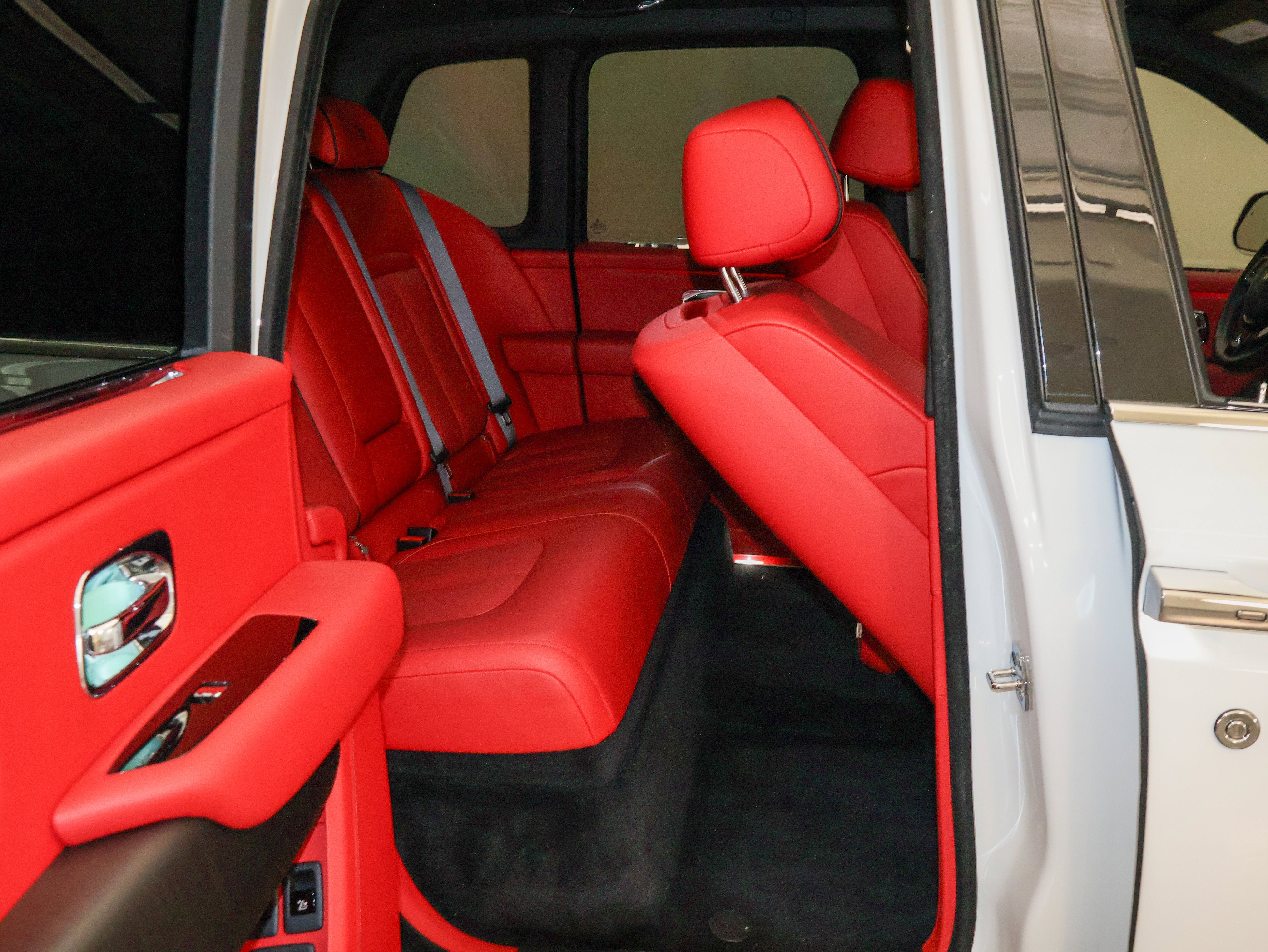 2023 Rolls-Royce Cullinan Base