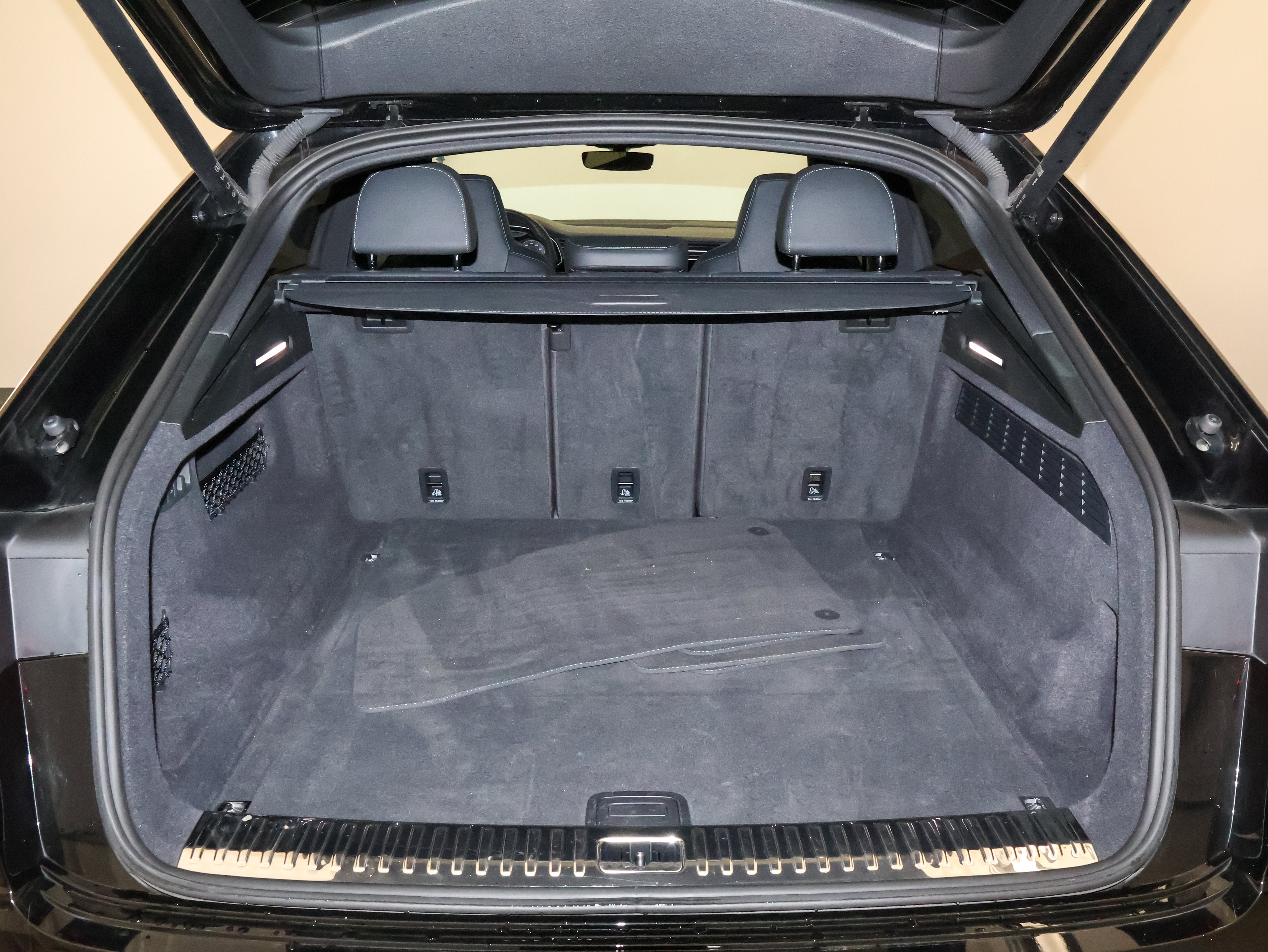 2022 Audi SQ8 Premium Plus