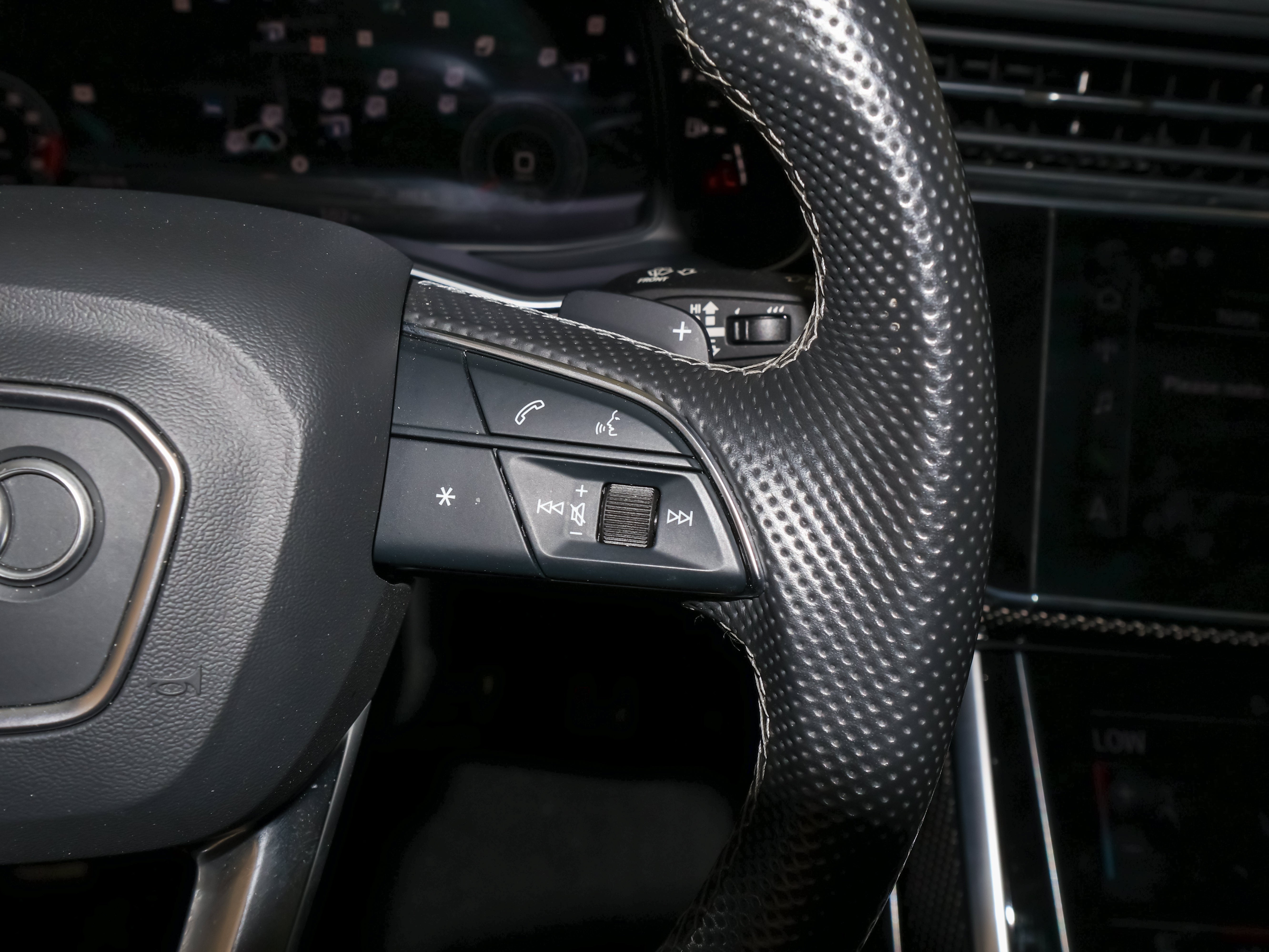 2022 Audi SQ8 Premium Plus