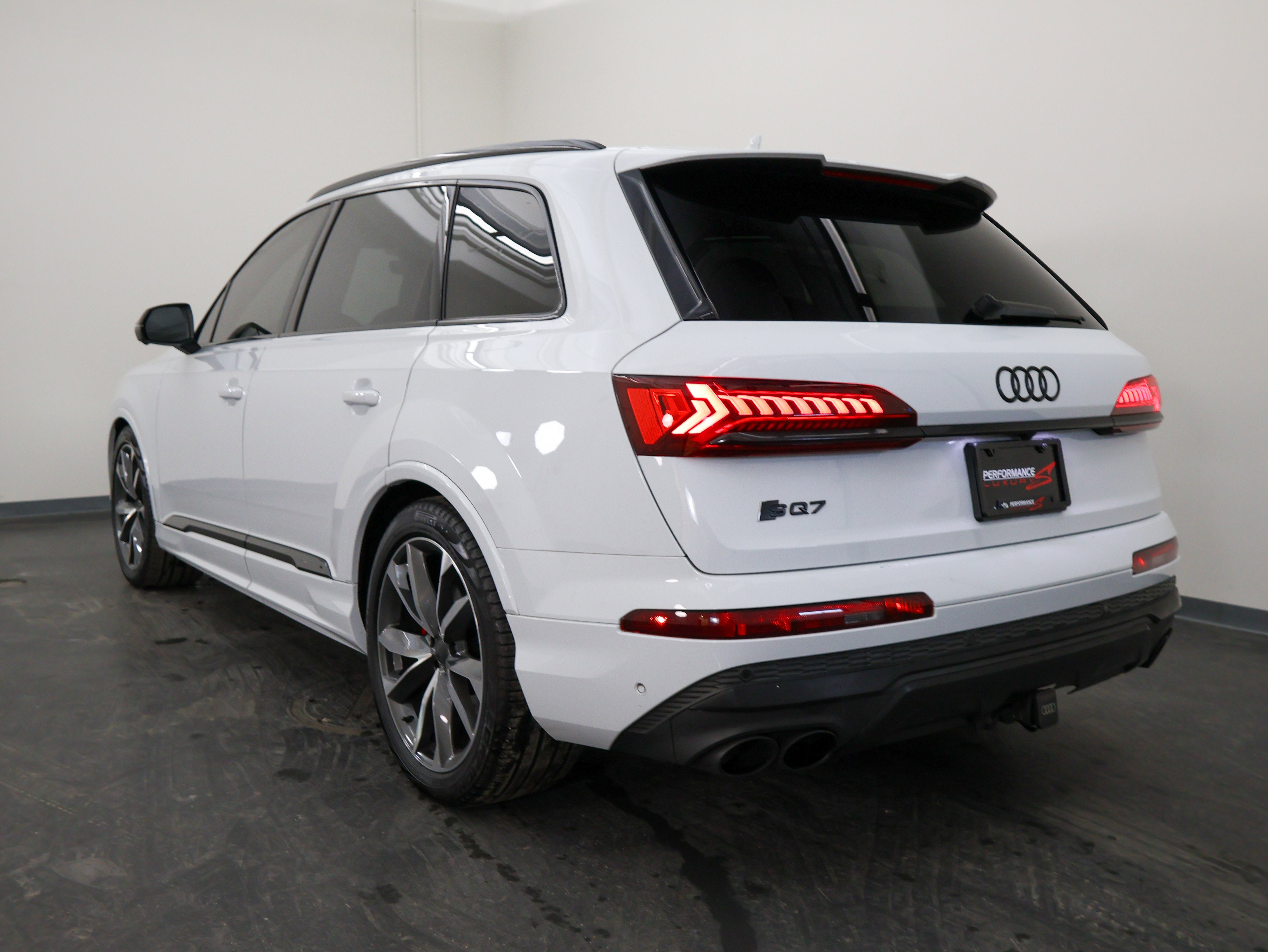 2021 Audi SQ7 Premium Plus