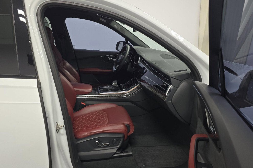 2024 Audi SQ7 Premium Plus