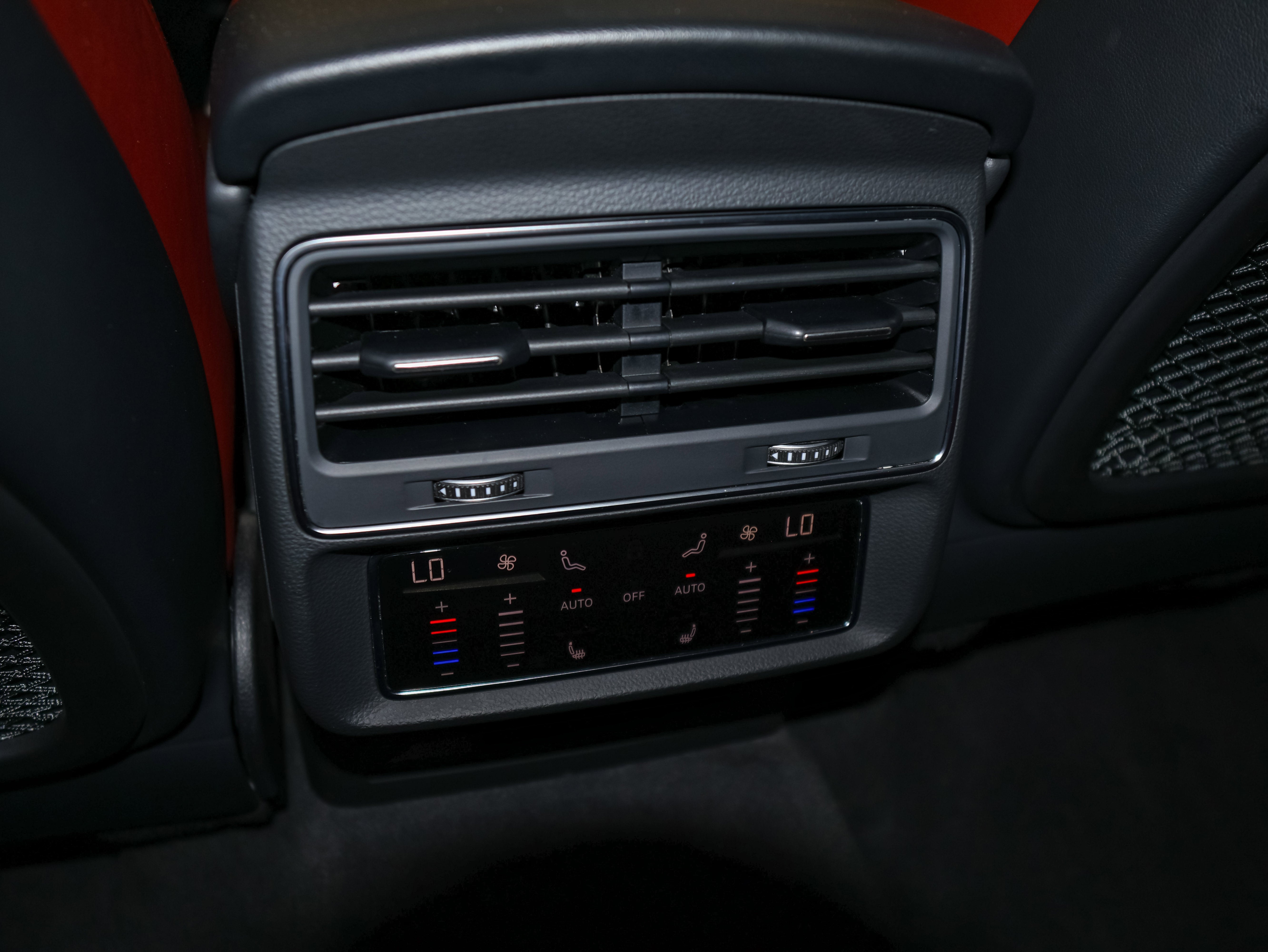 2024 Audi SQ7 Premium Plus