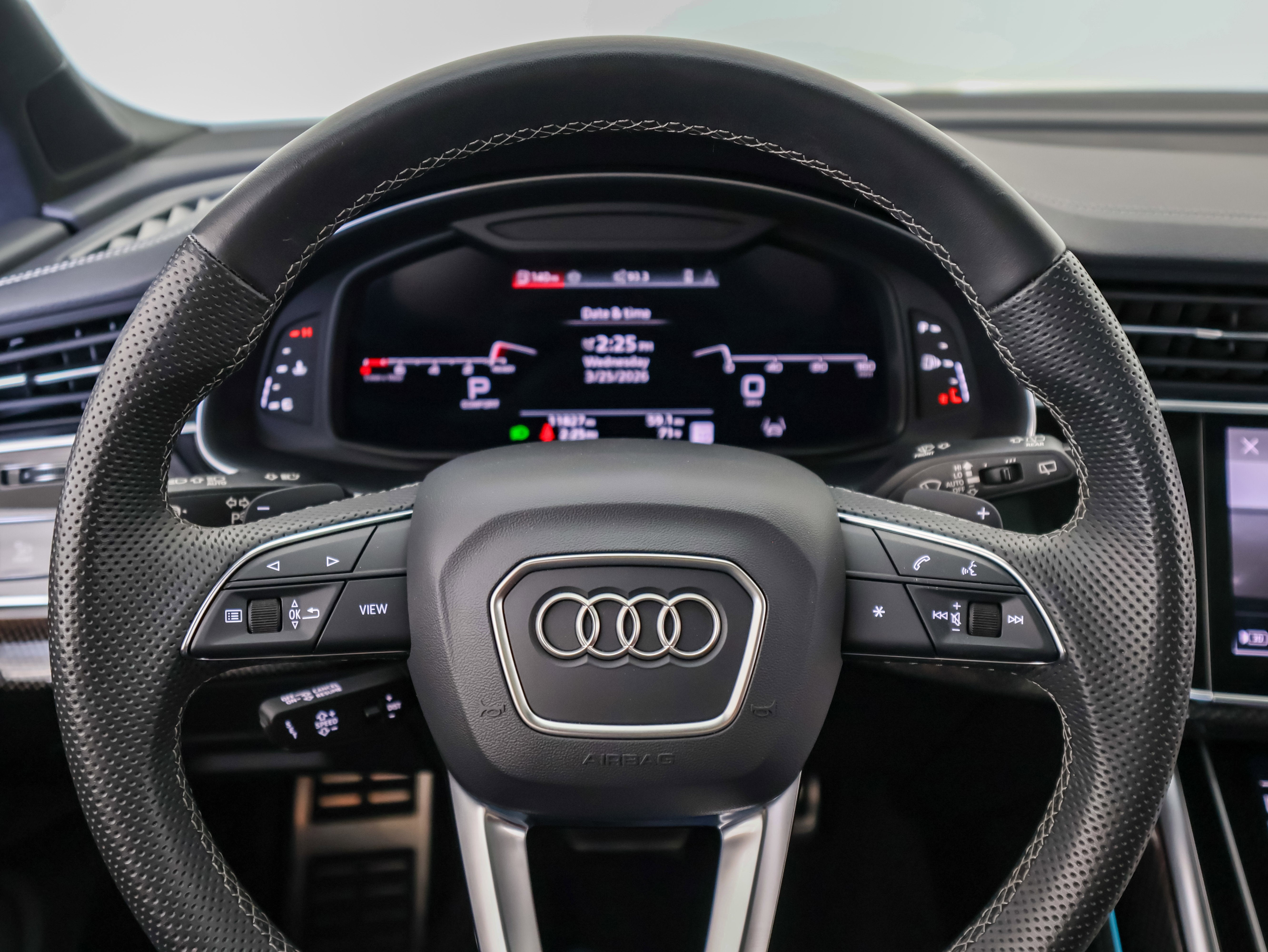 2024 Audi SQ7 Premium Plus