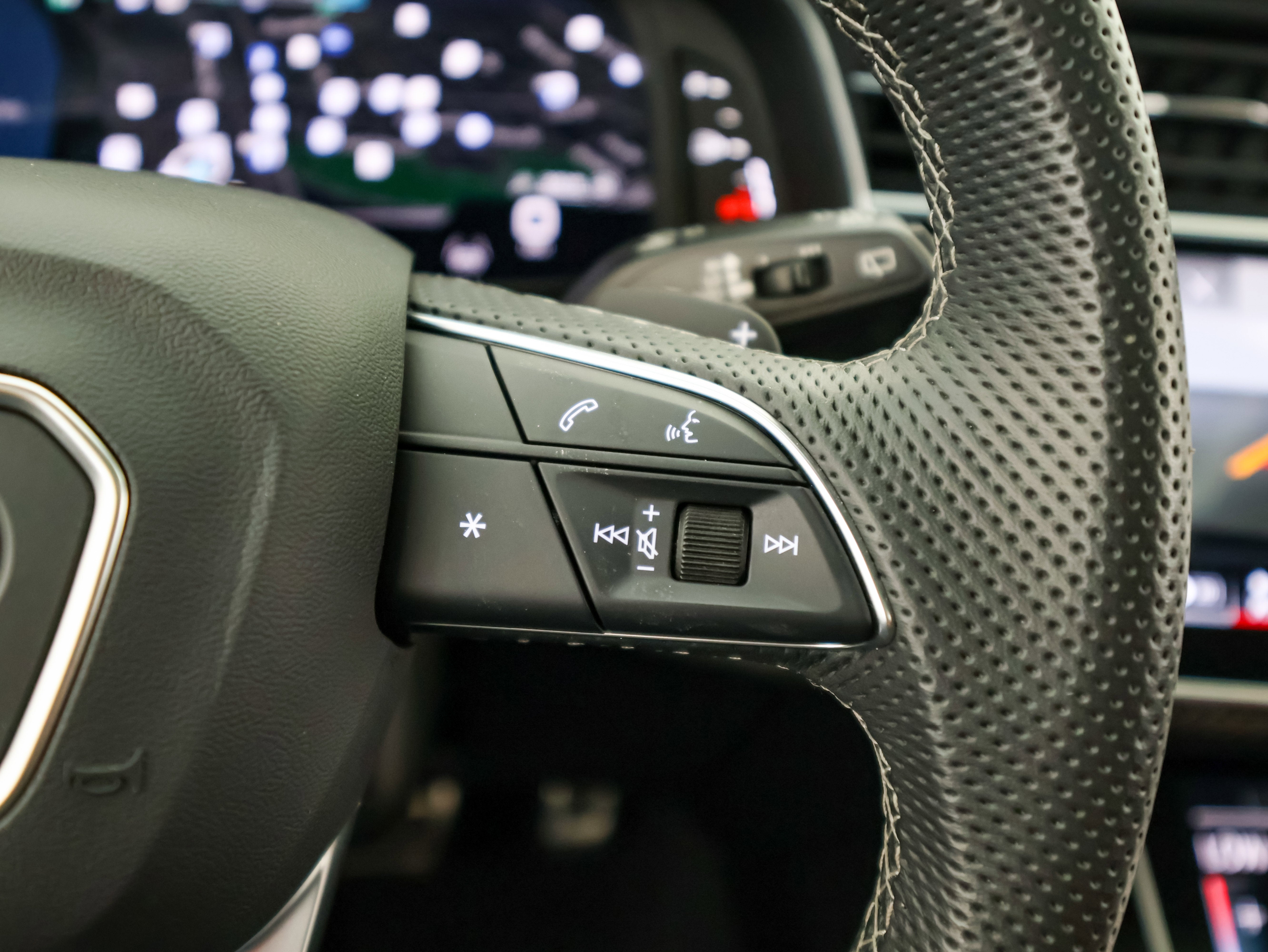 2024 Audi SQ7 Premium Plus