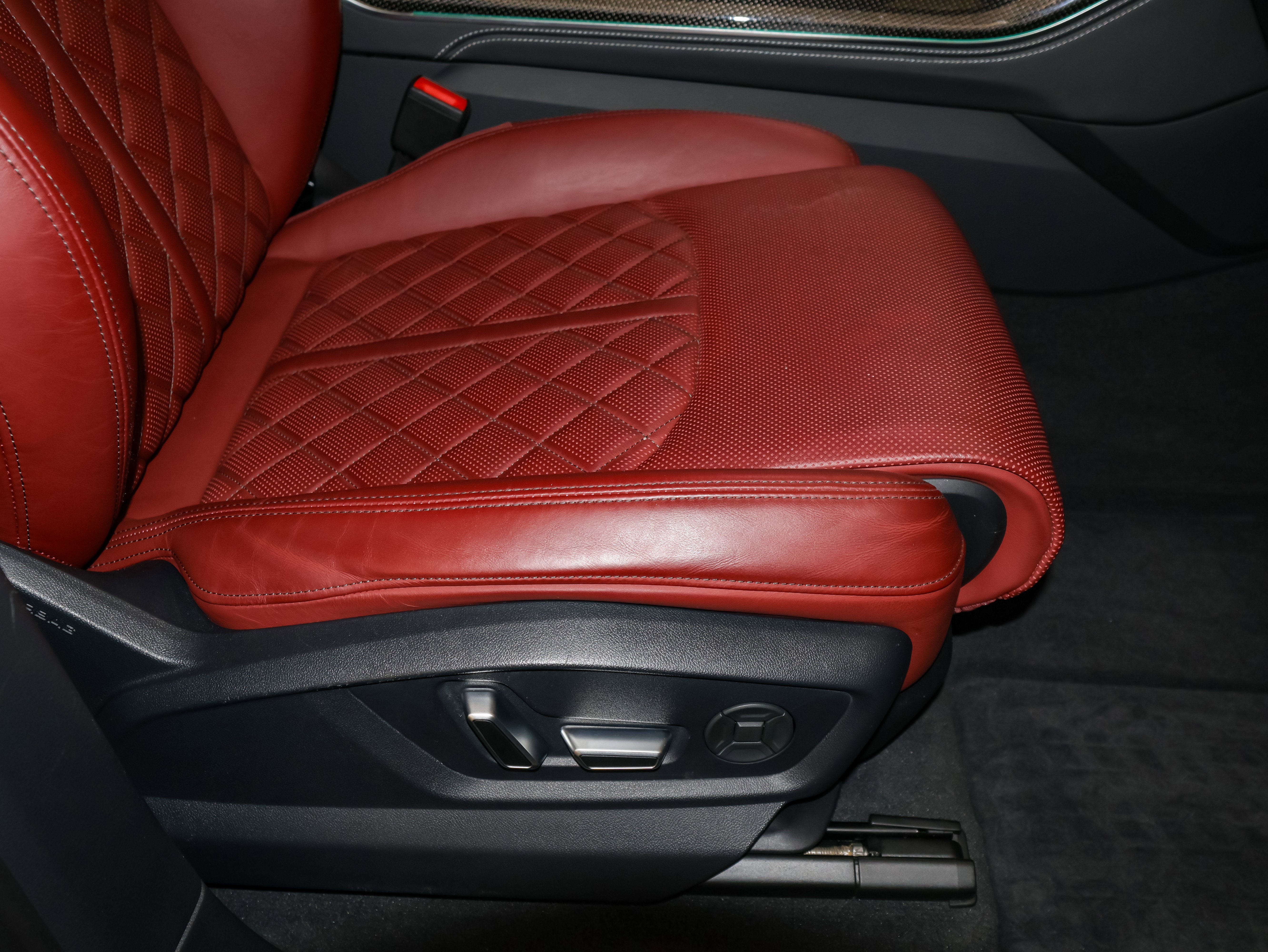 2024 Audi SQ7 Premium Plus