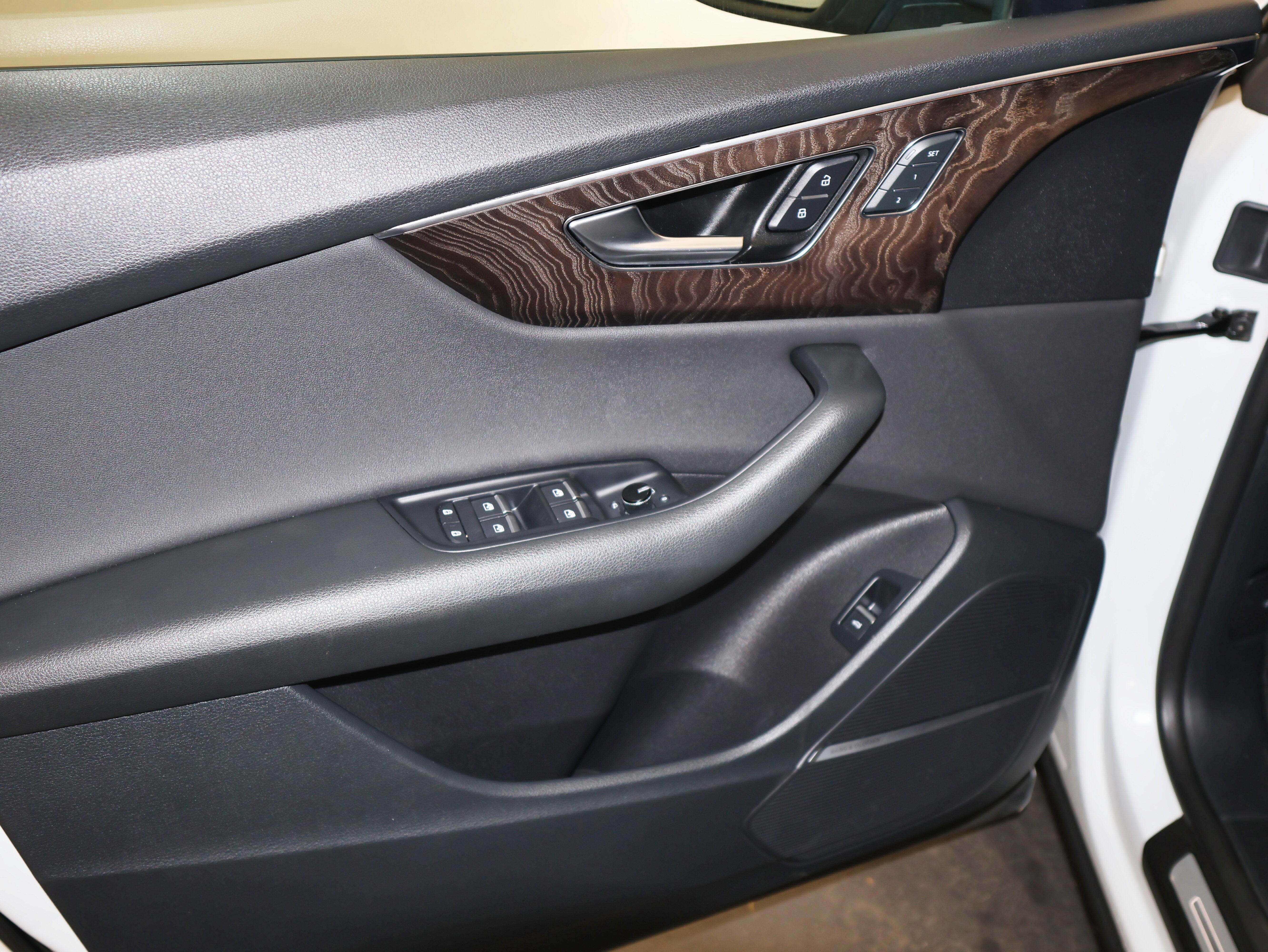 2019 Audi Q8 Premium Plus