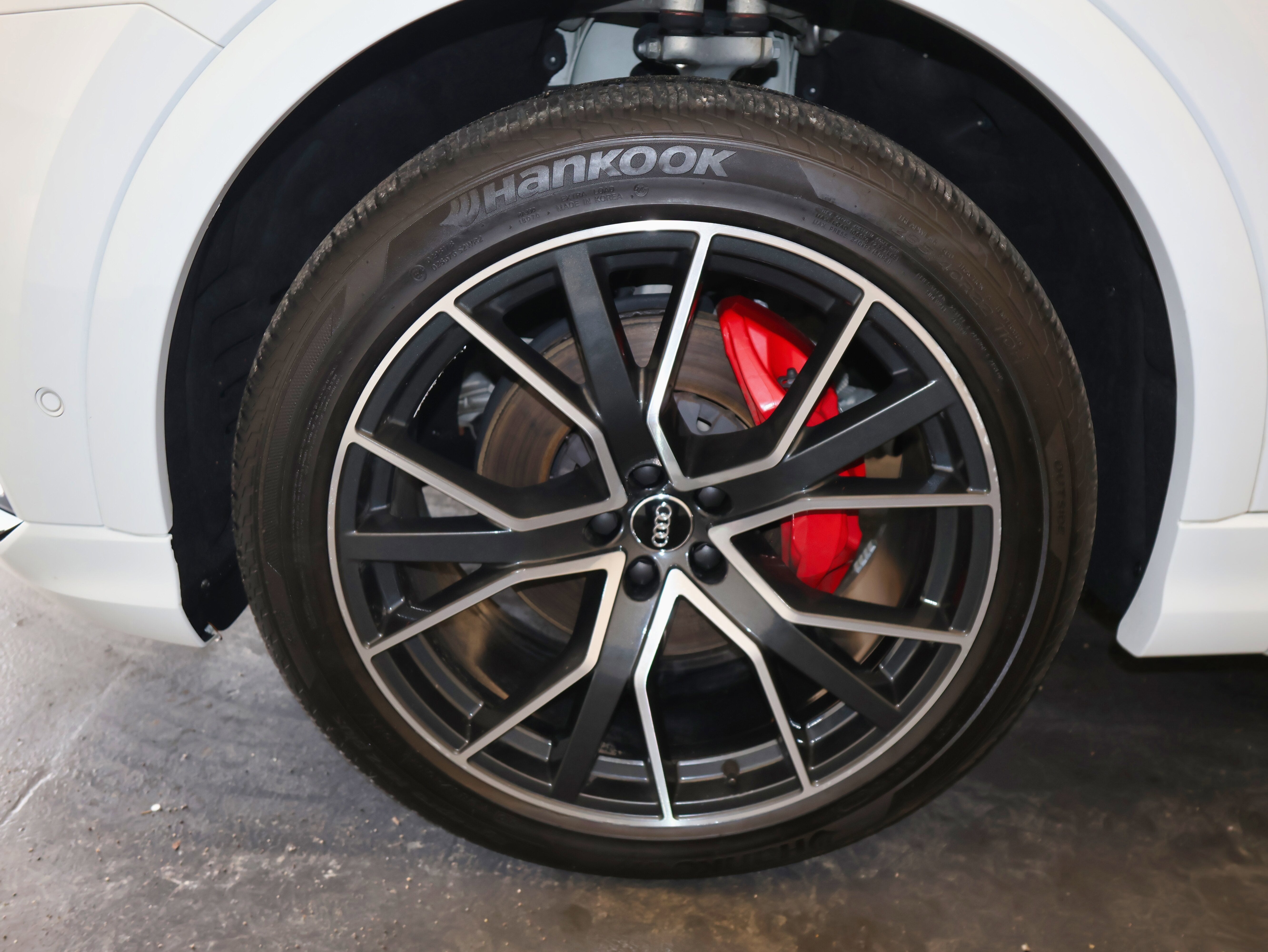 2019 Audi Q8 Premium Plus