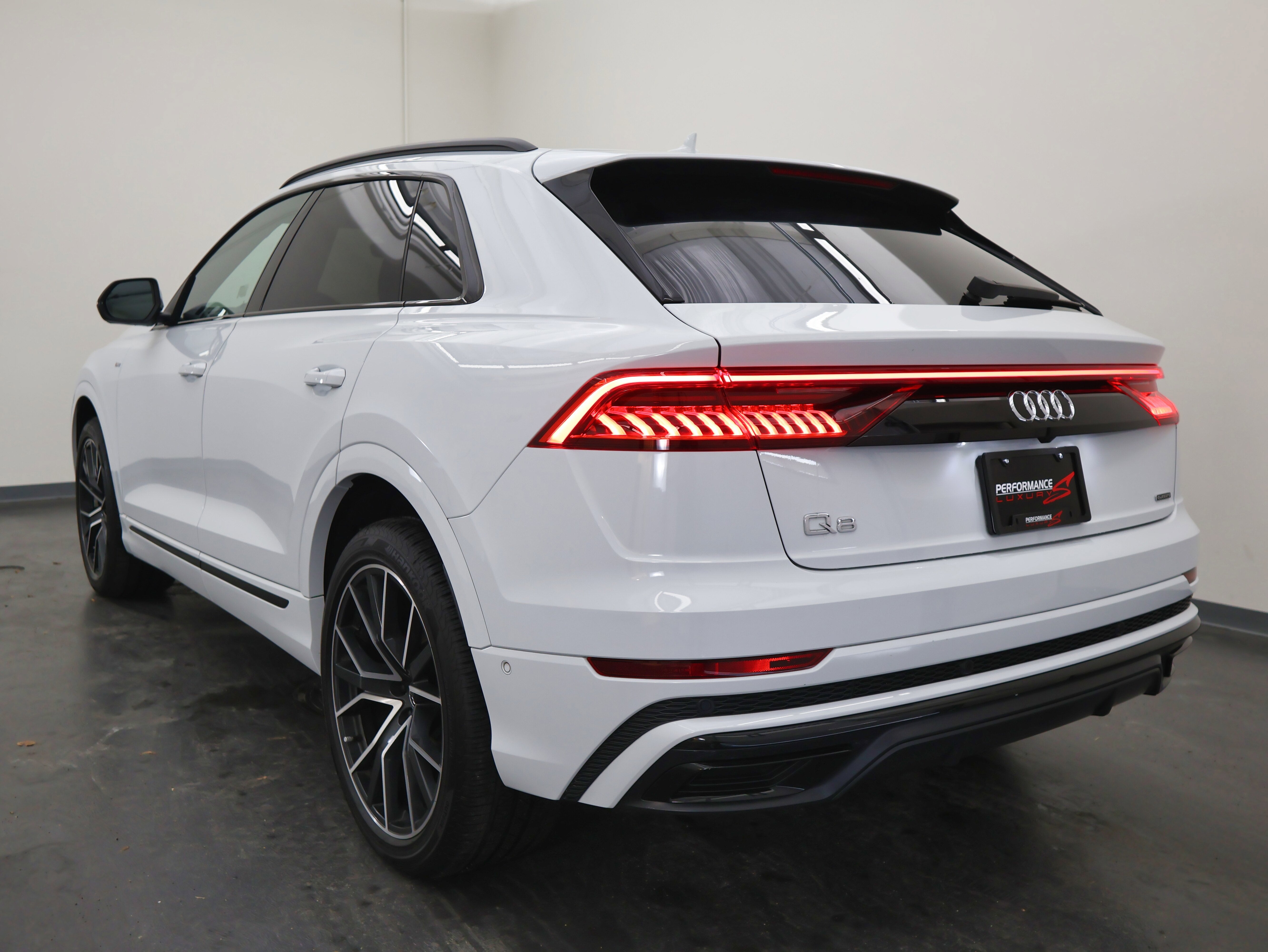 2019 Audi Q8 Premium Plus