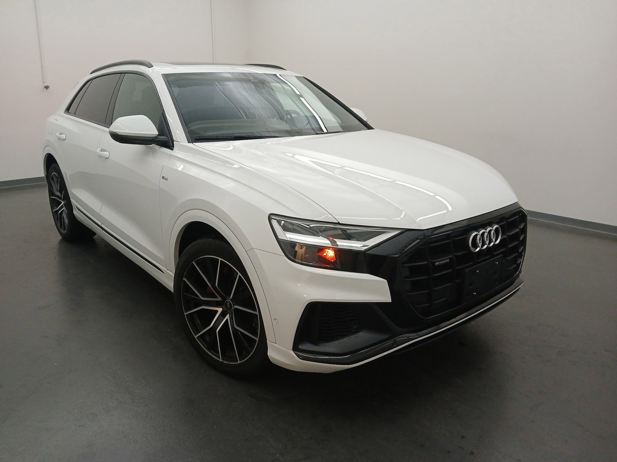 2020 Audi Q8 Premium Plus