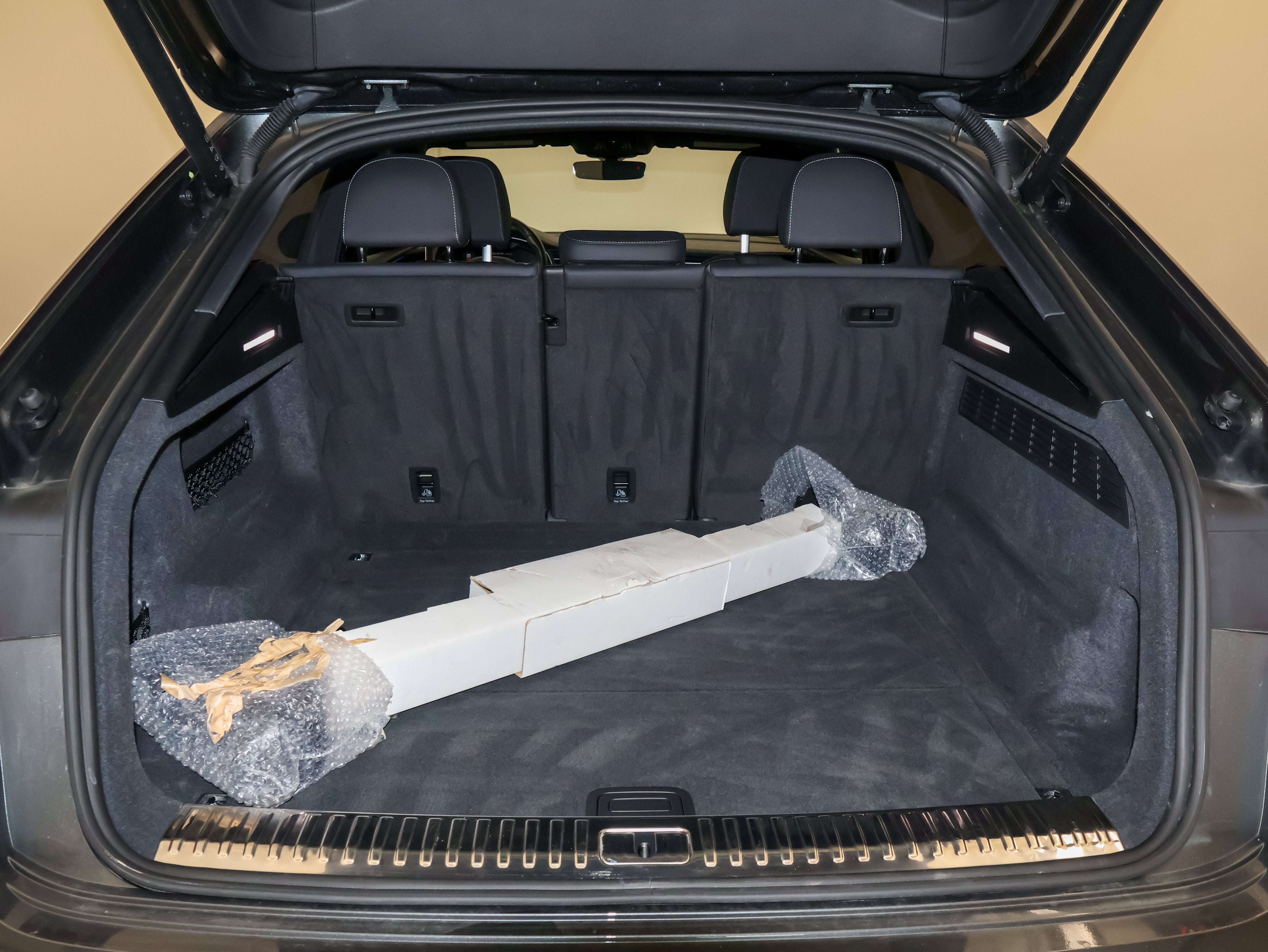 2023 Audi Q8 Premium Plus
