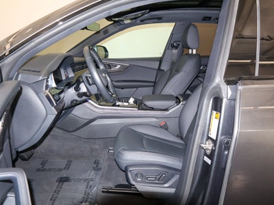 2023 Audi Q8 Premium Plus