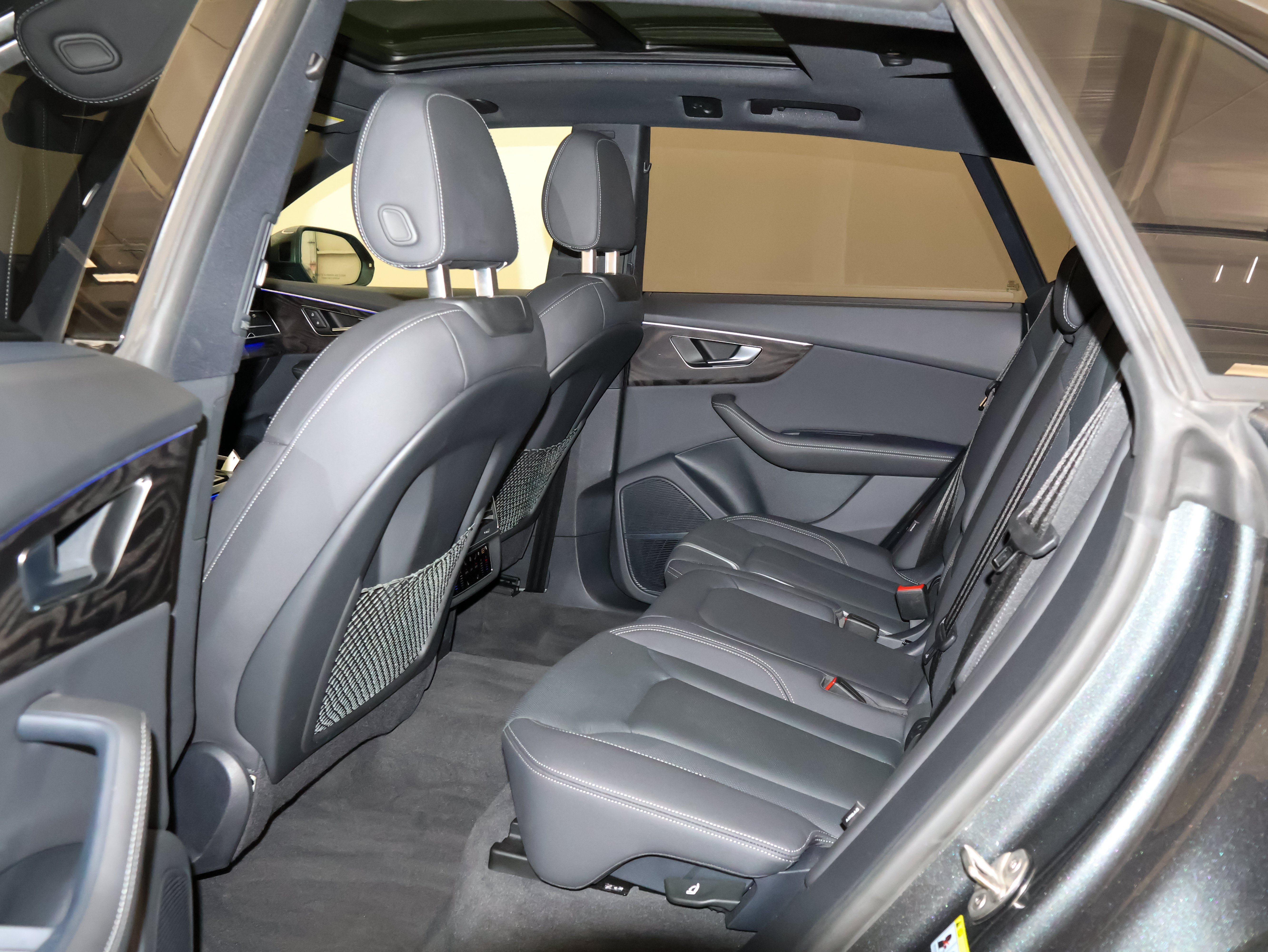2023 Audi Q8 Premium Plus