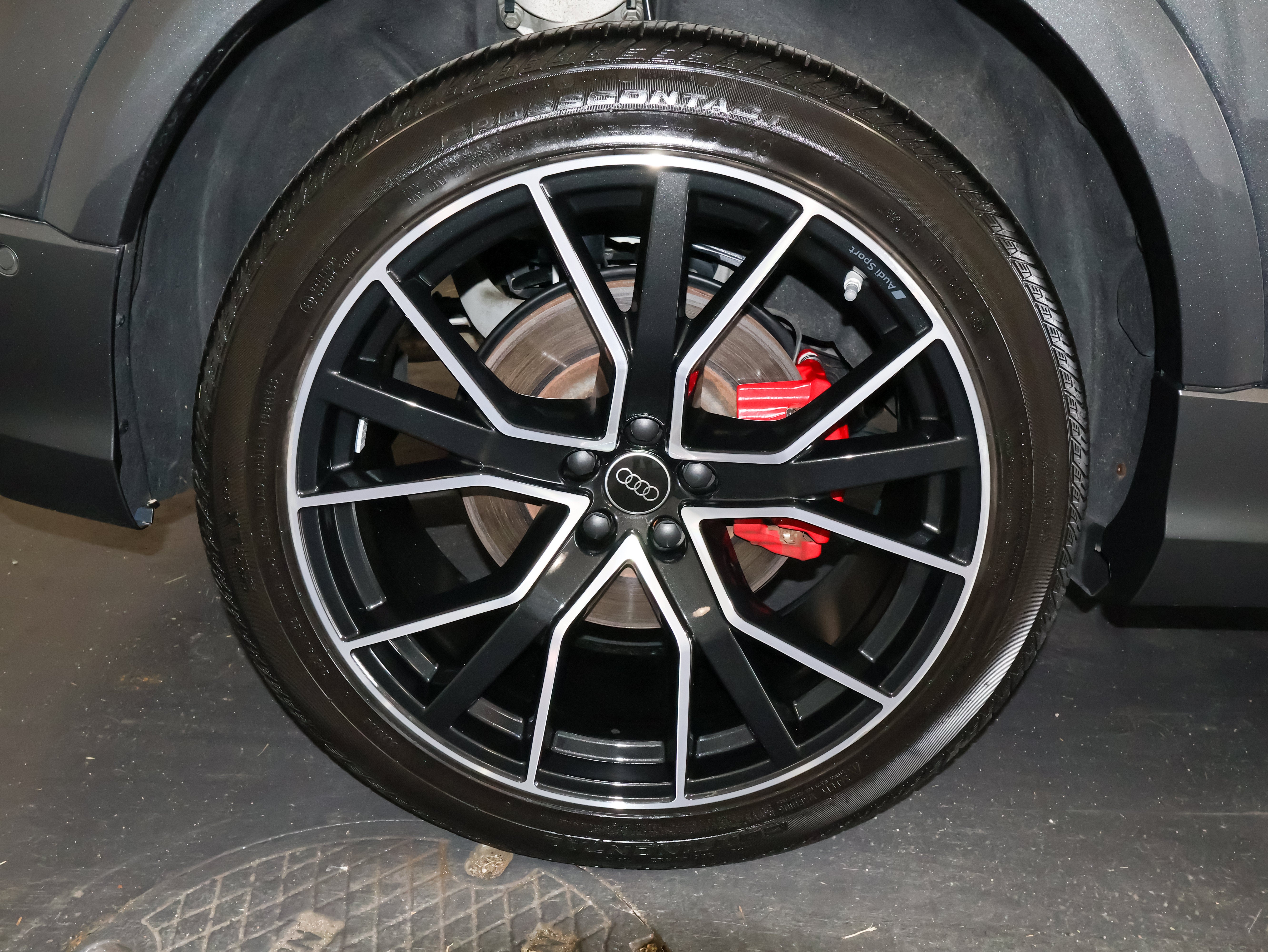 2023 Audi Q8 Premium Plus