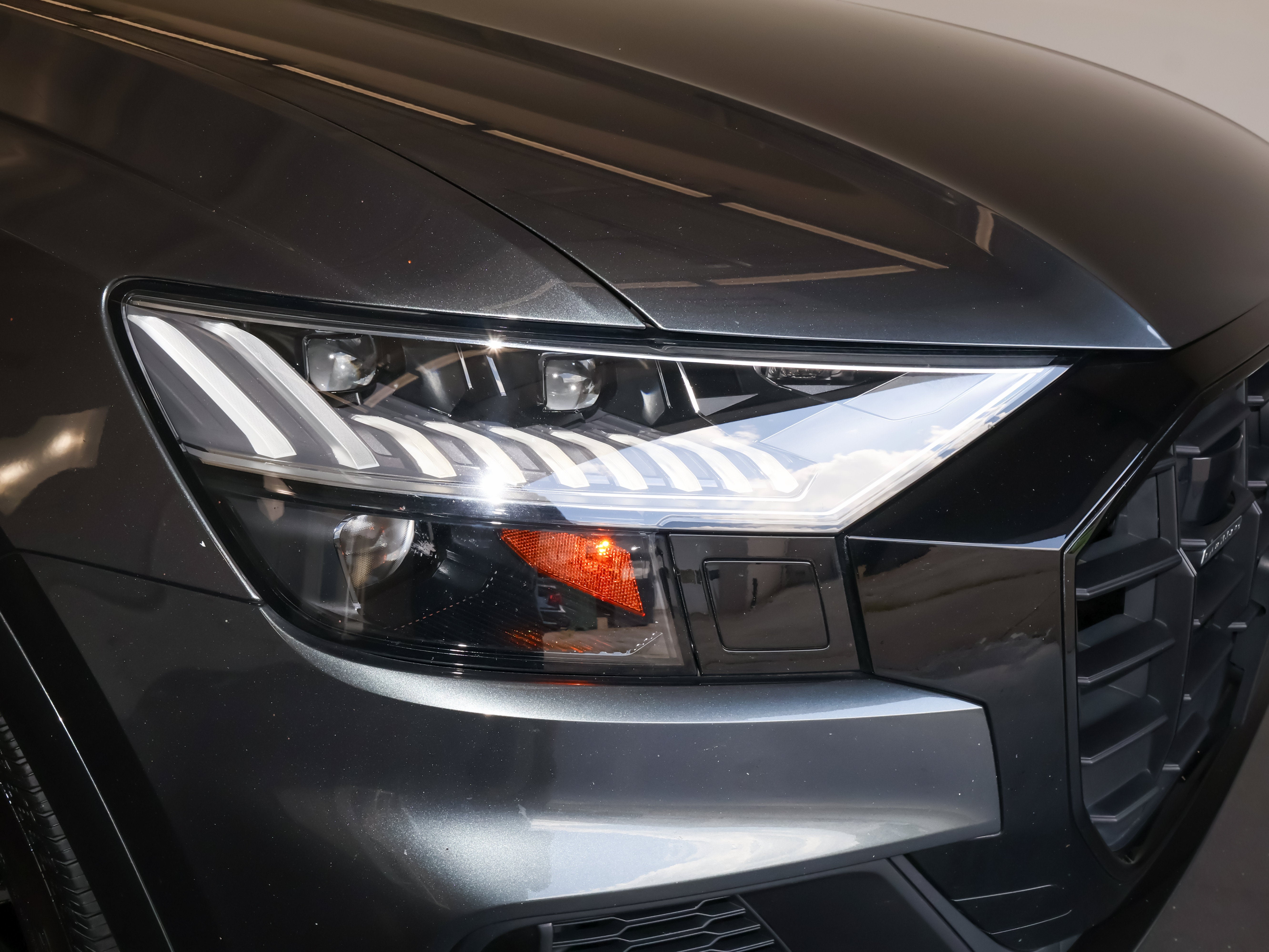 2023 Audi Q8 Premium Plus