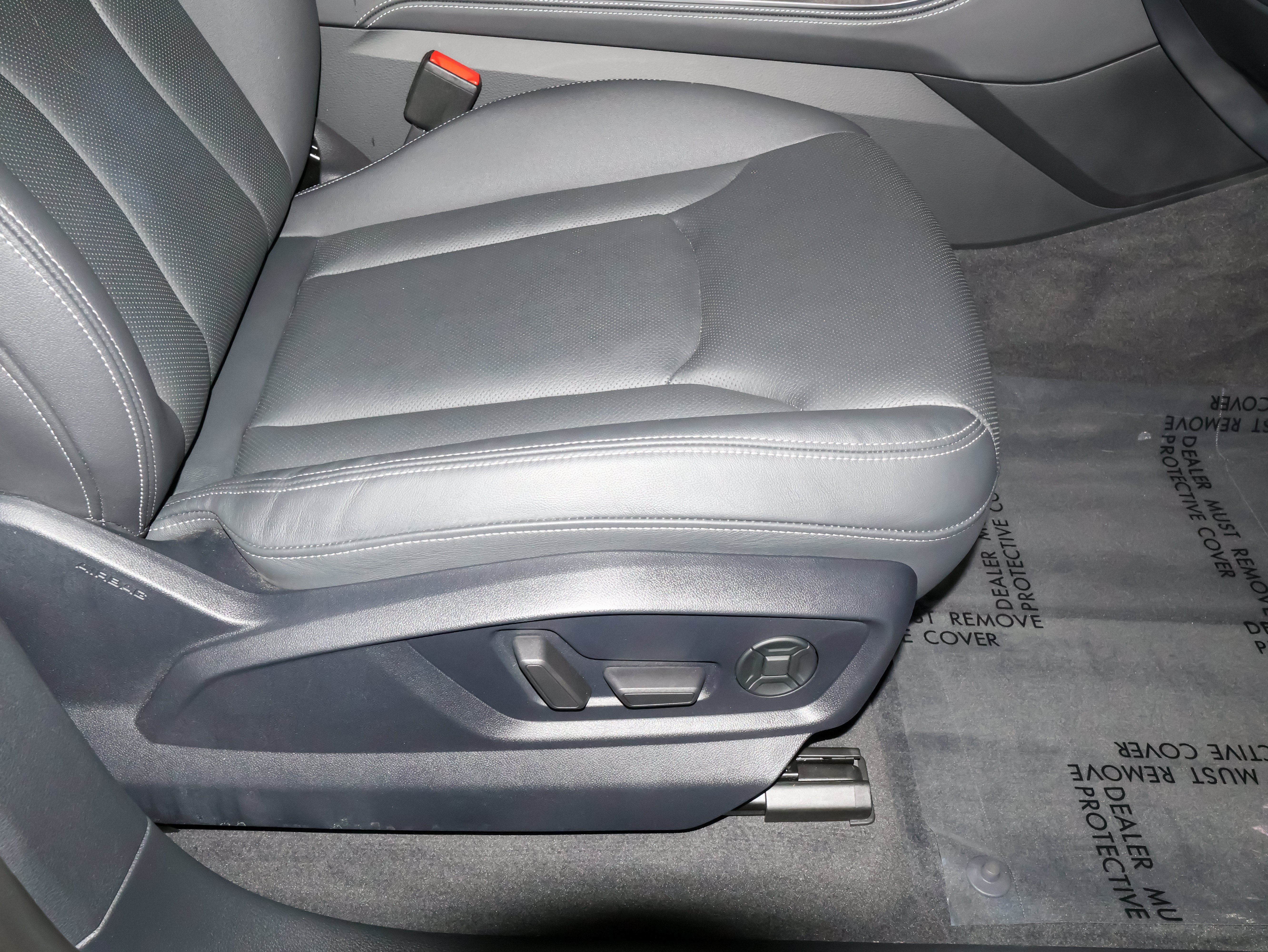 2023 Audi Q8 Premium Plus