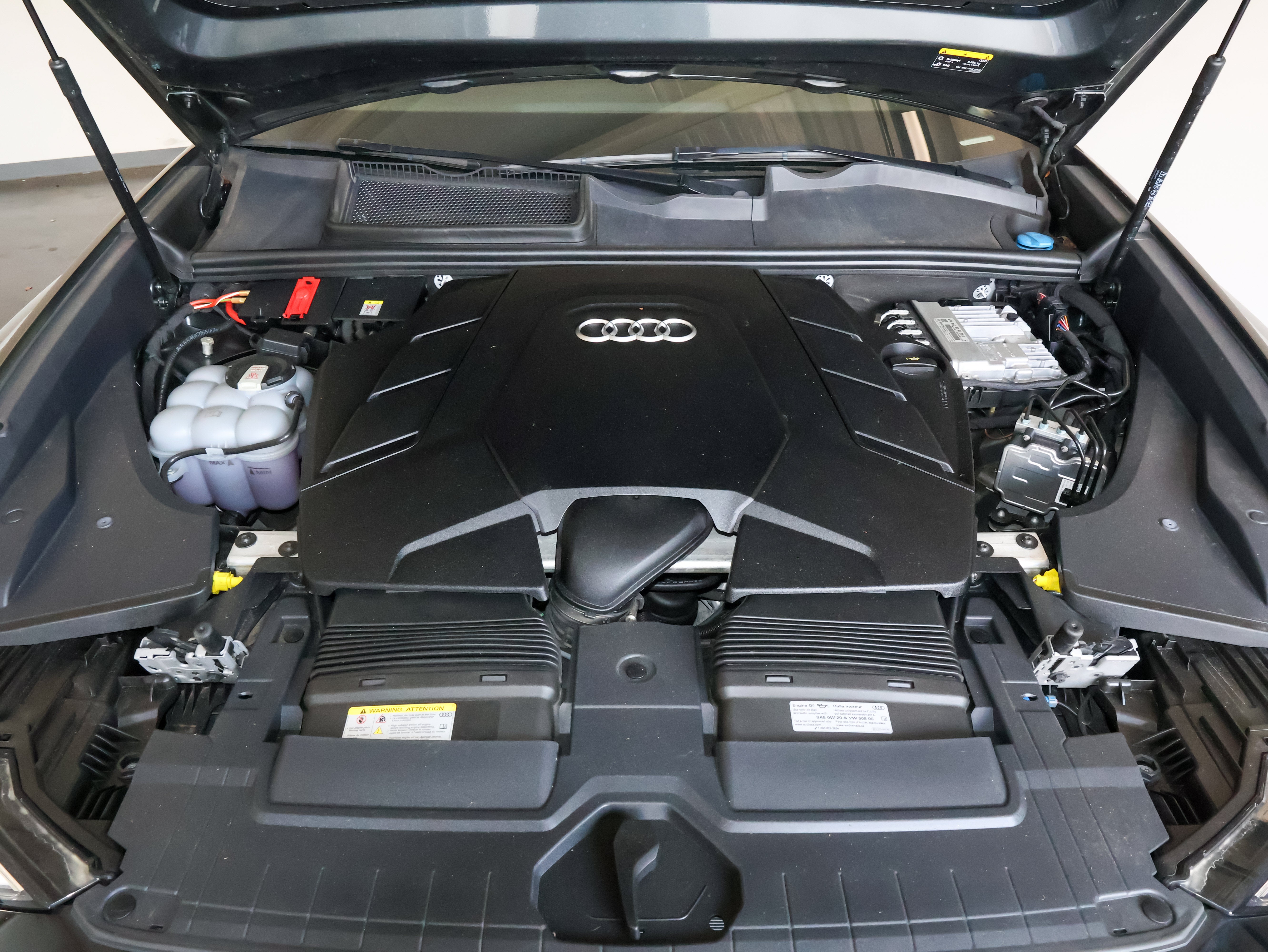 2023 Audi Q8 Premium Plus