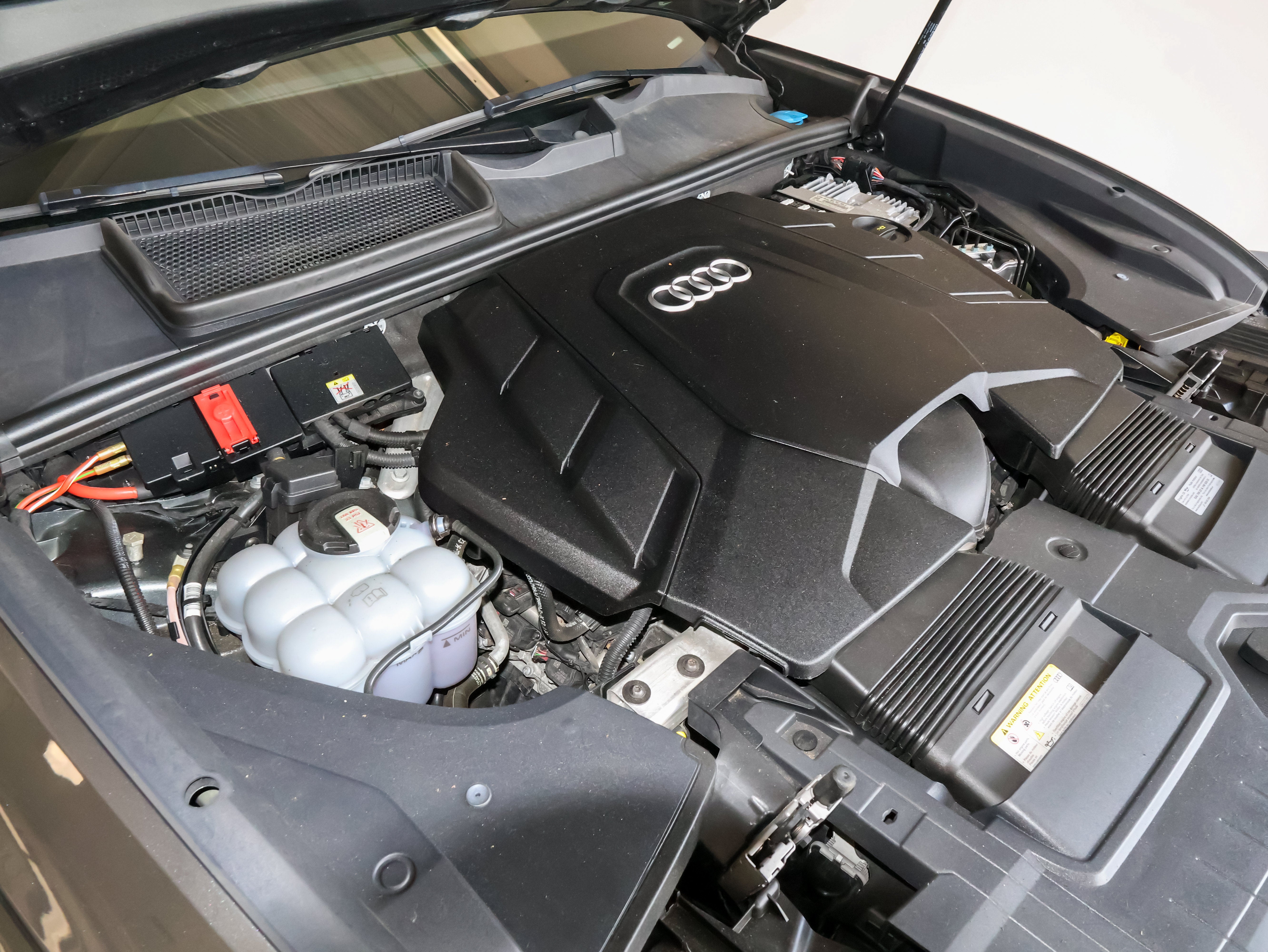 2023 Audi Q8 Premium Plus