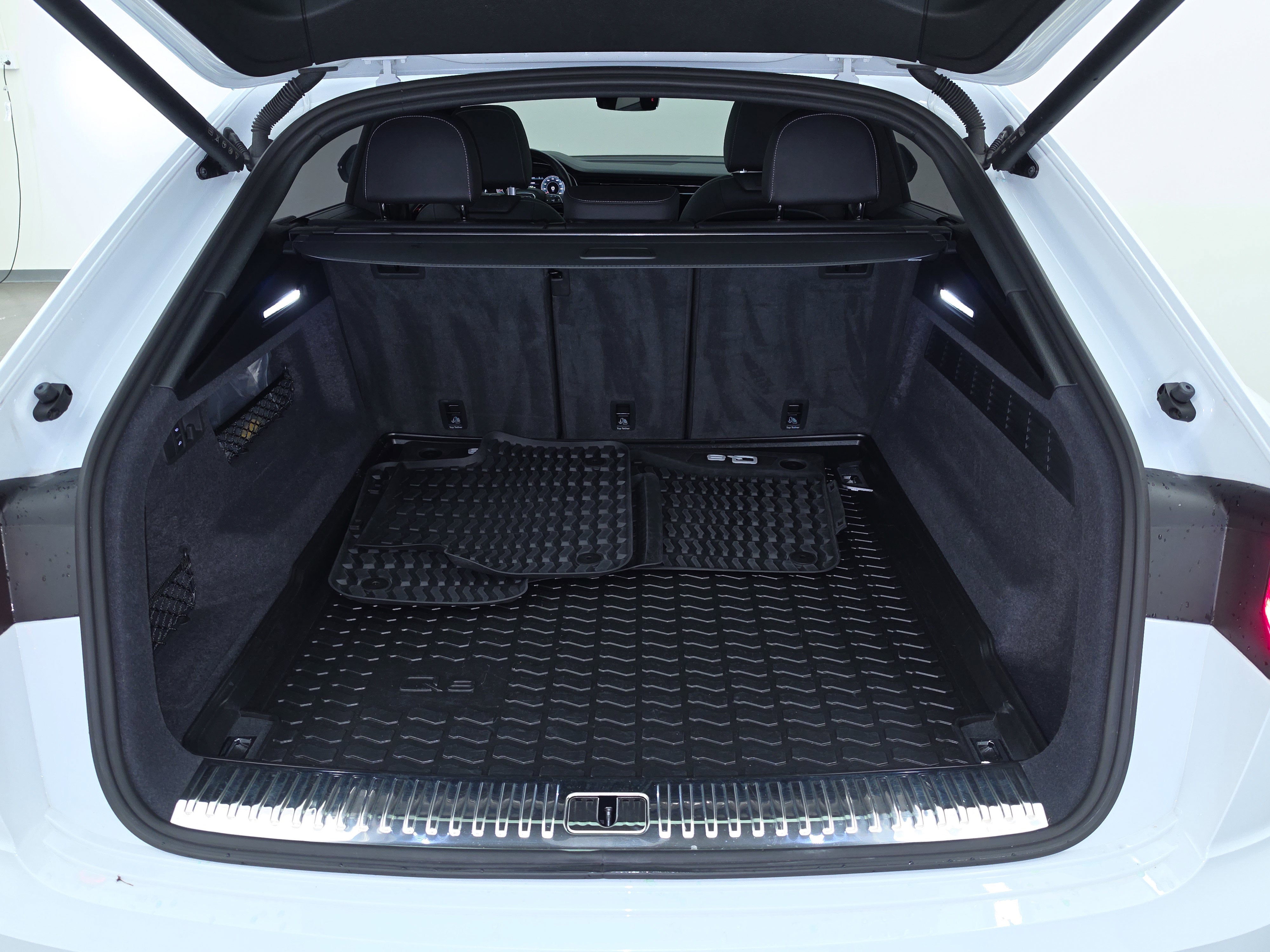 2023 Audi Q8 Prestige