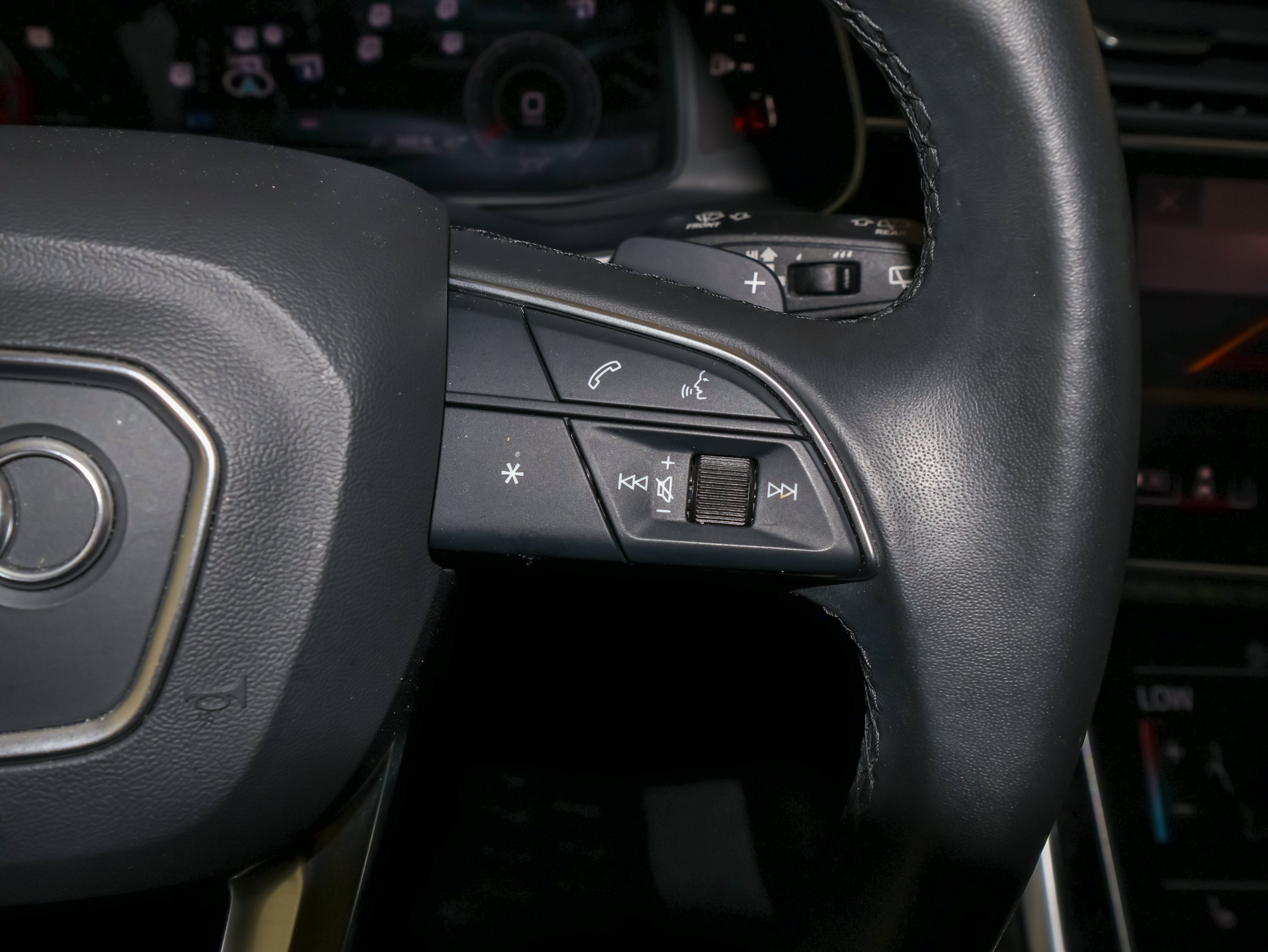 2023 Audi Q7 Premium Plus