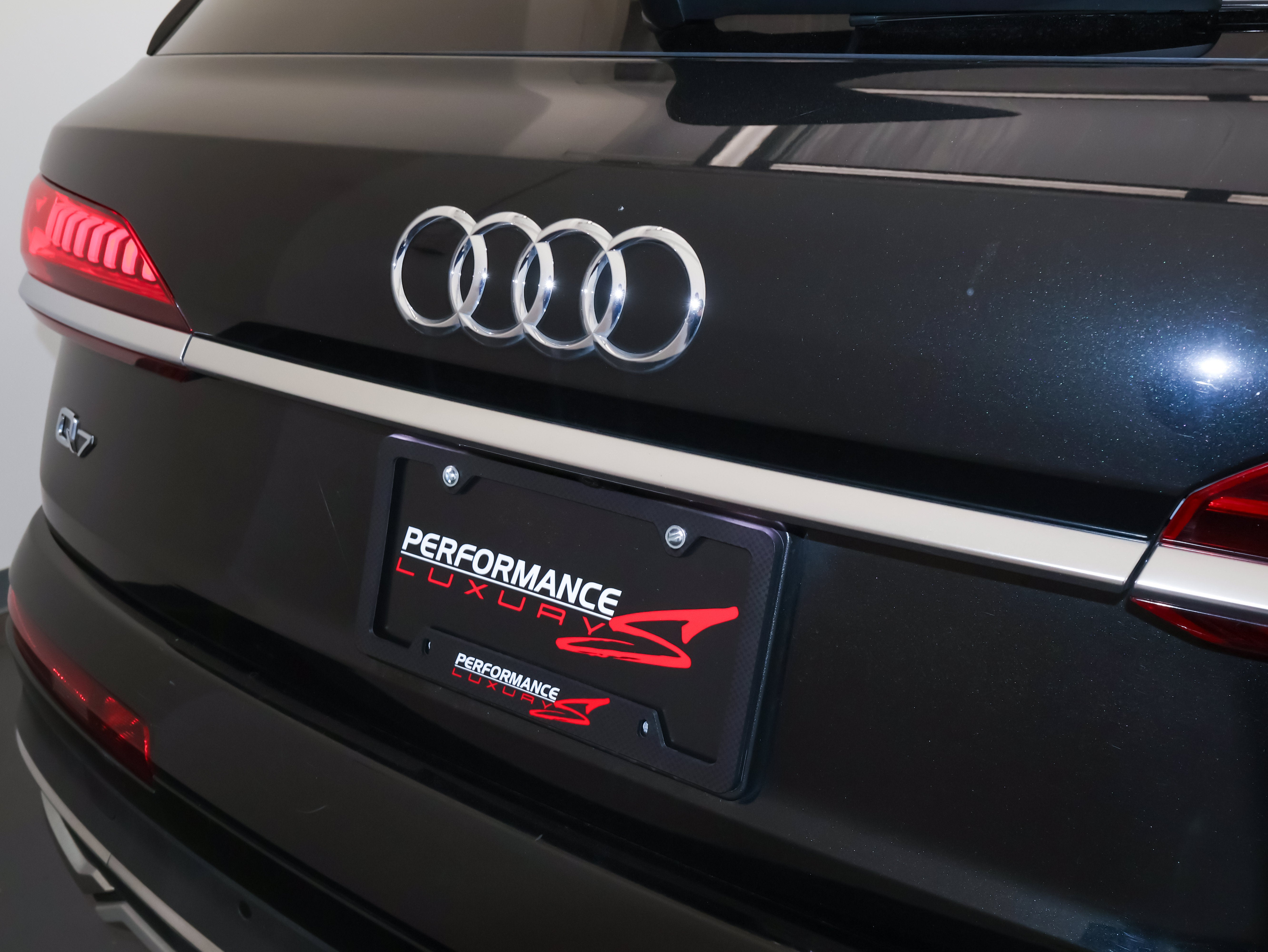 2023 Audi Q7 Premium Plus