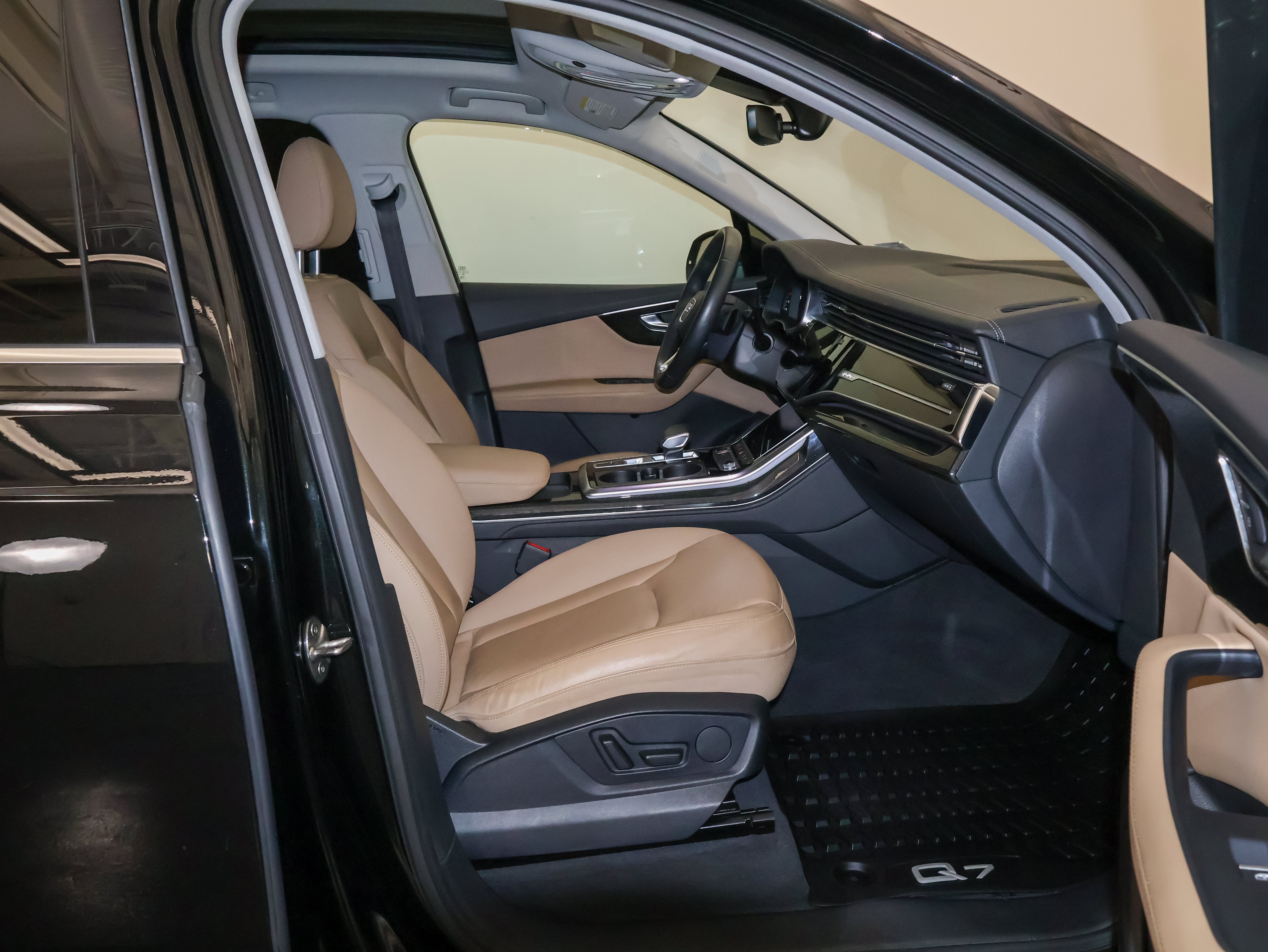 2023 Audi Q7 Premium Plus