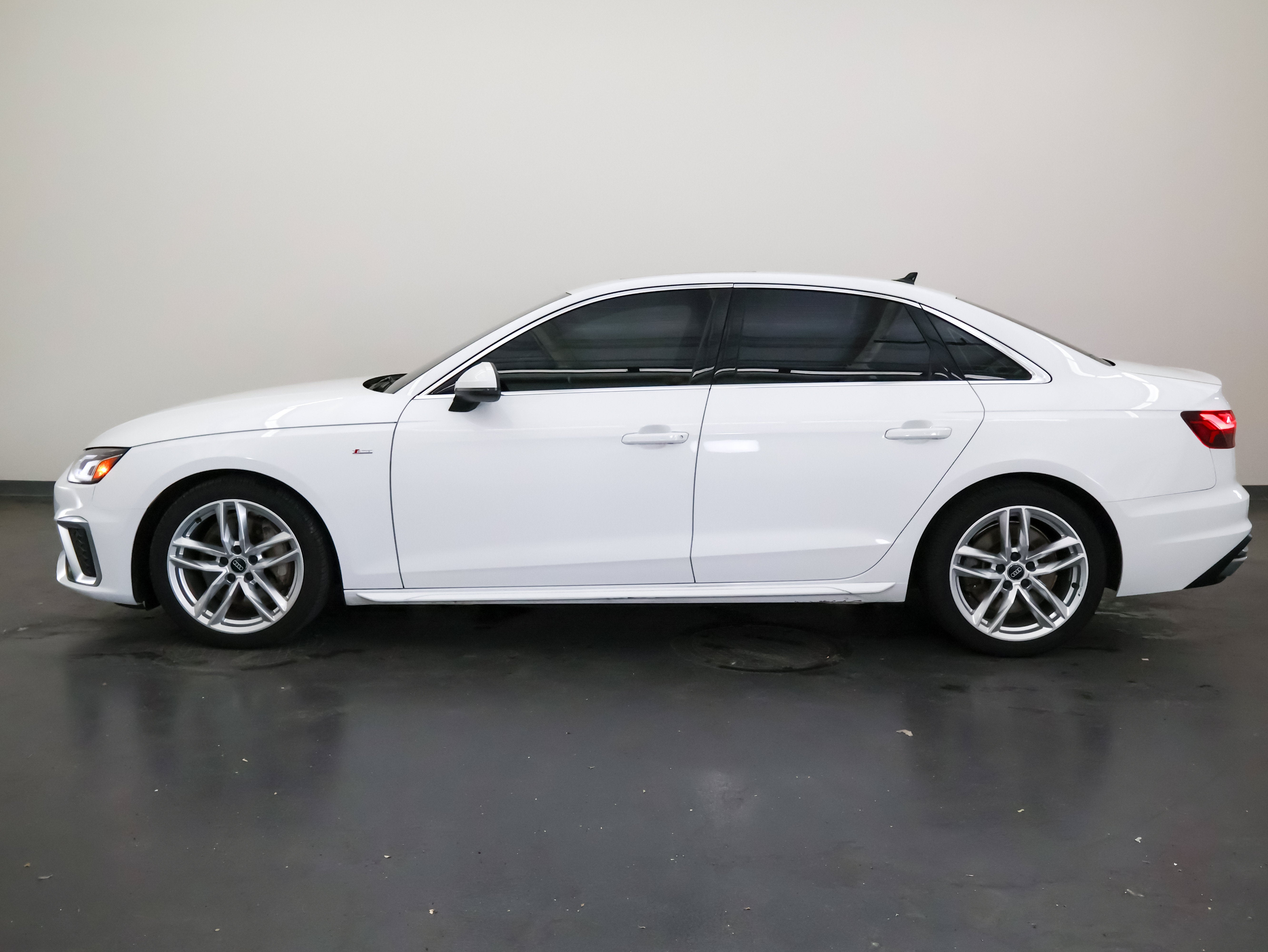 2021 Audi A4 Sedan S line Premium
