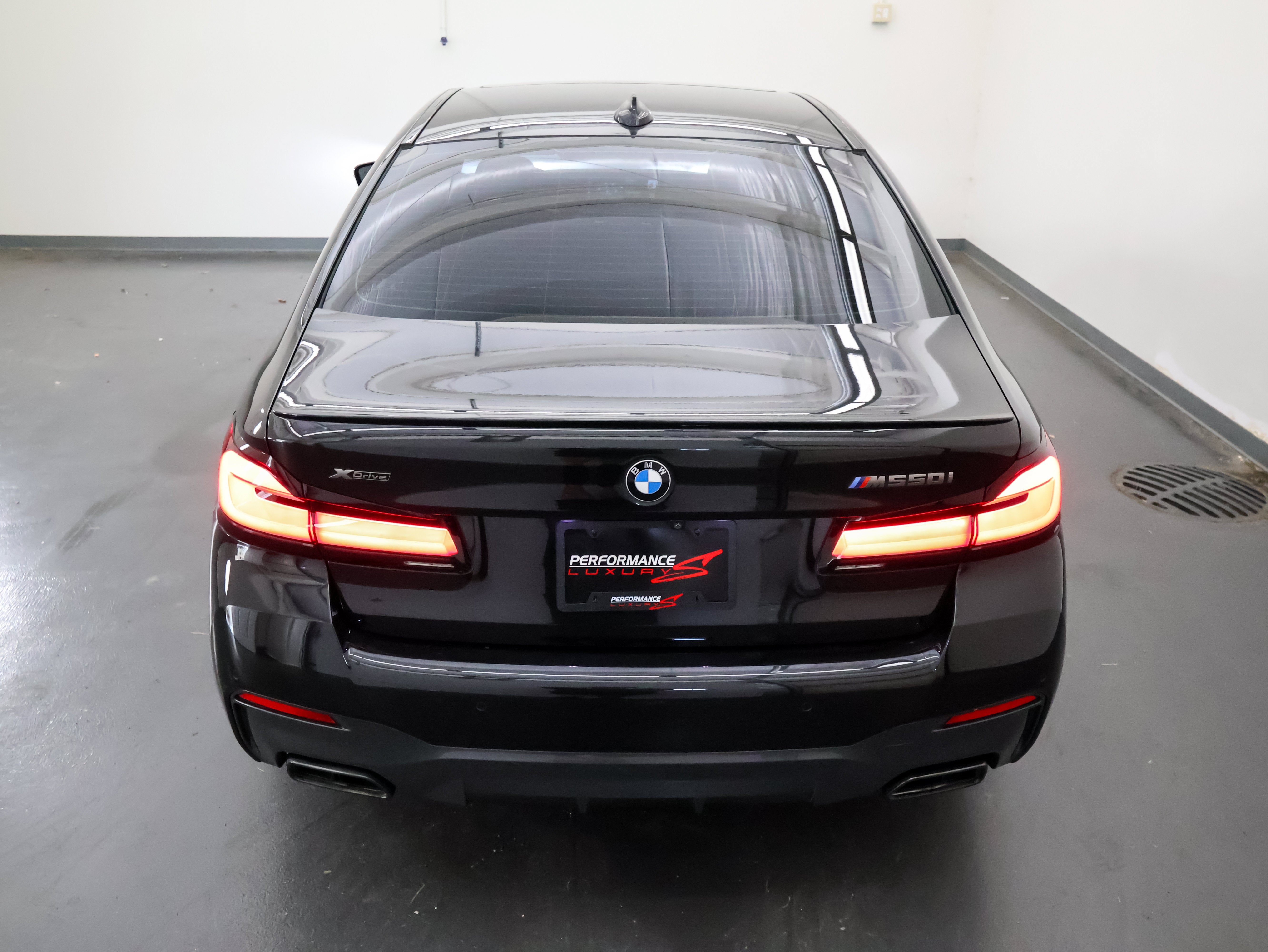 2021 BMW 5 Series M550i xDrive
