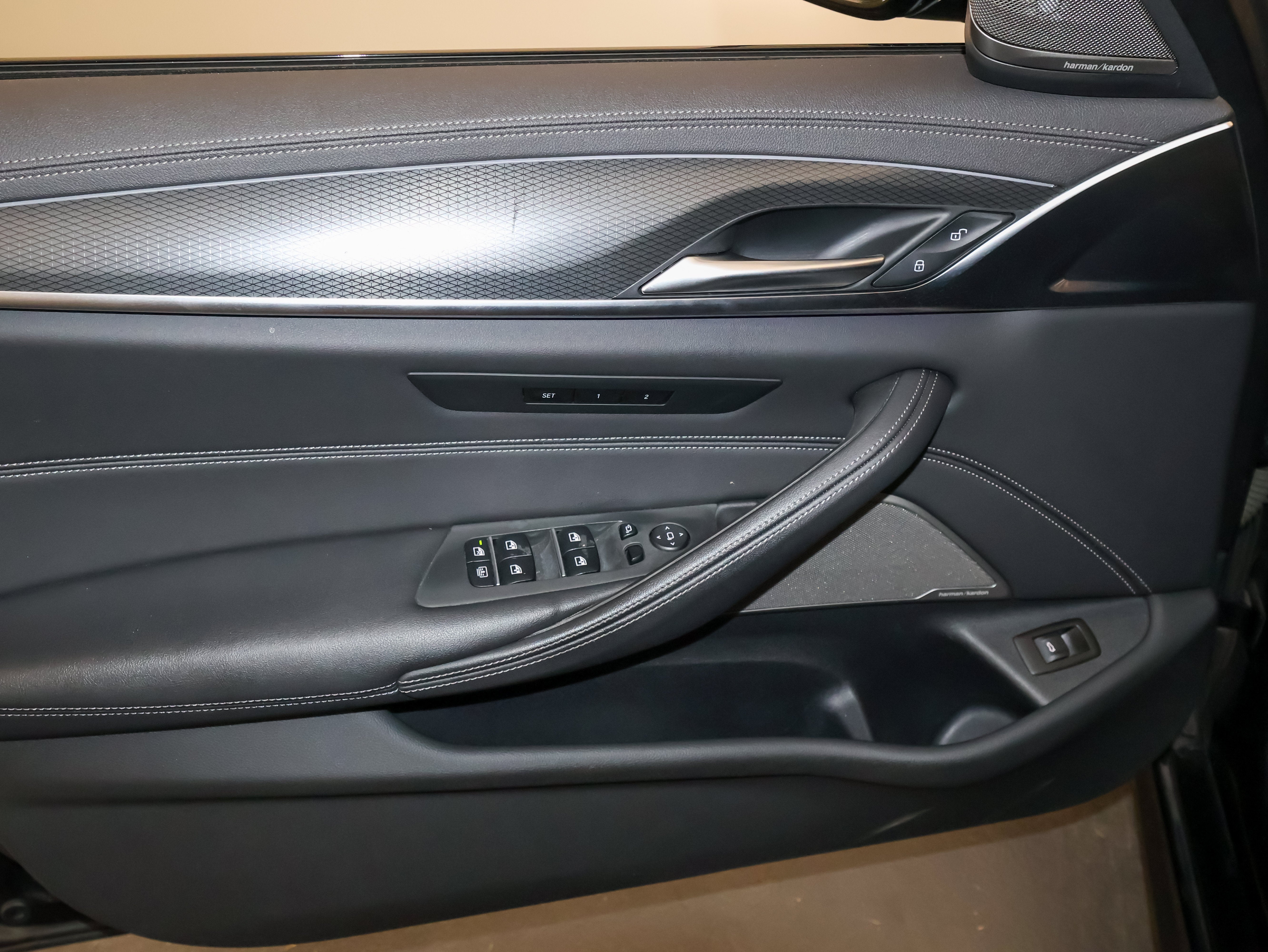 2021 BMW 5 Series M550i xDrive
