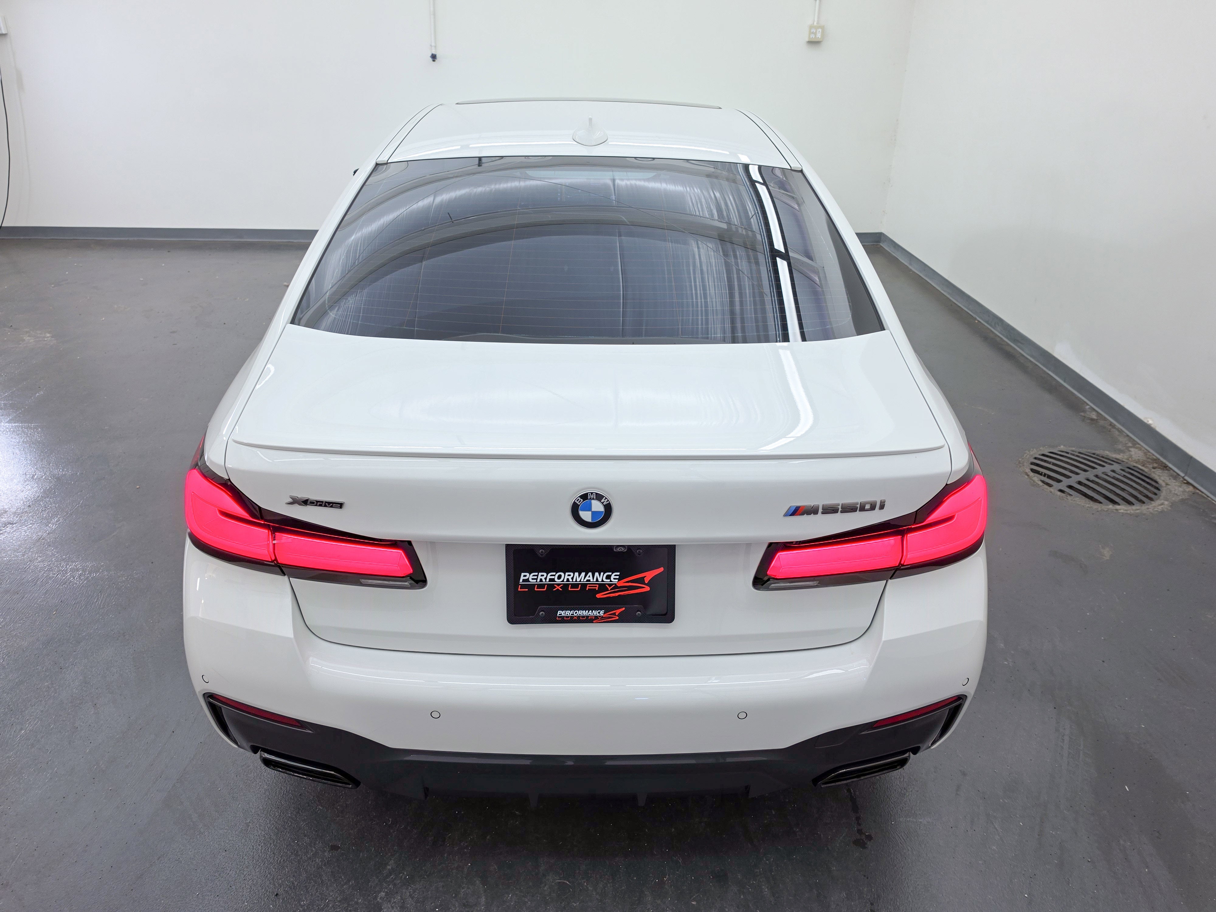2022 BMW 5 Series M550i xDrive