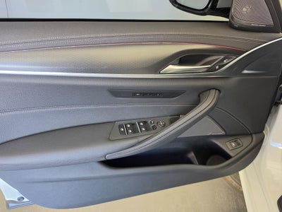 2022 BMW 5 Series M550i xDrive
