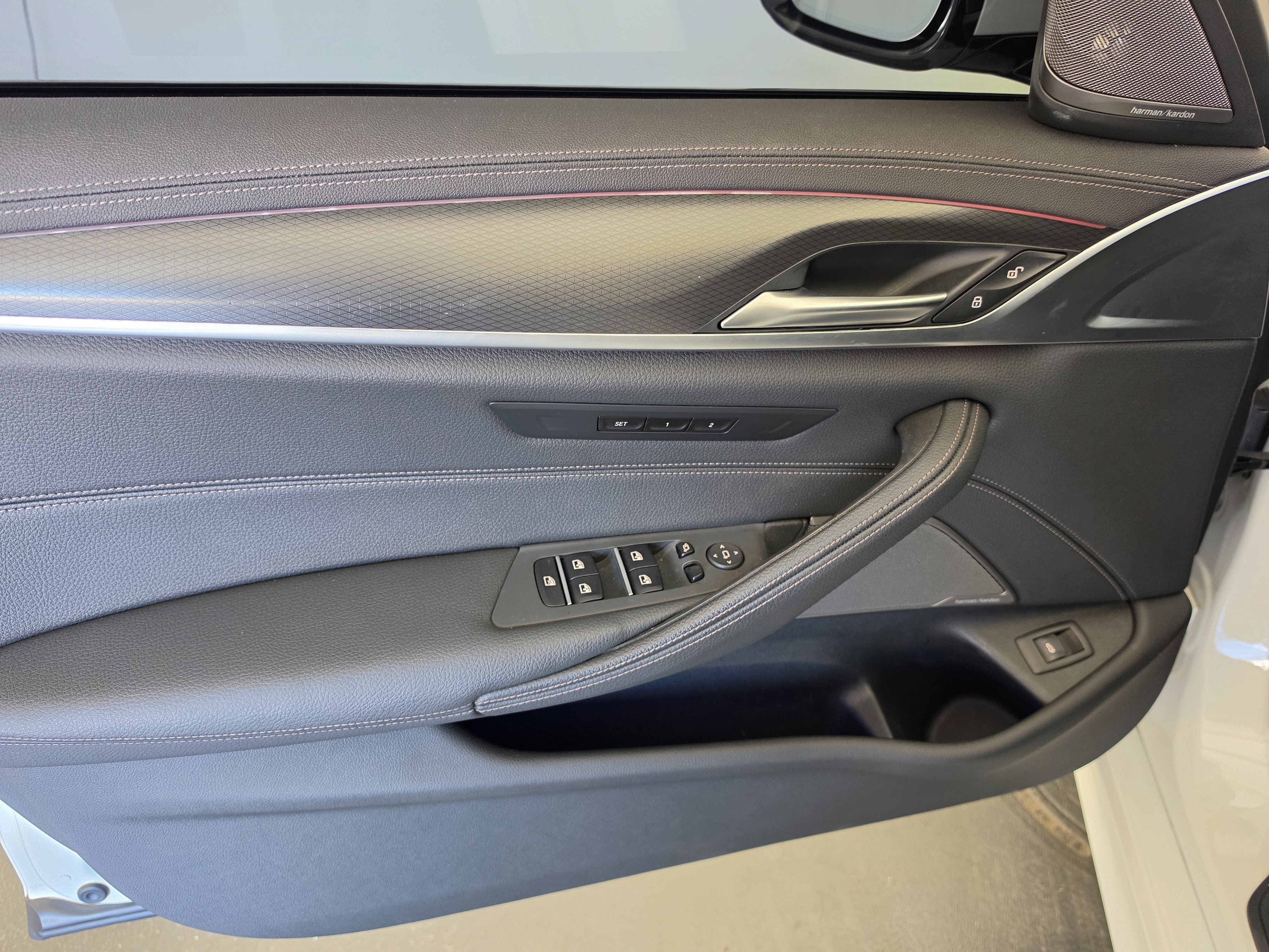 2022 BMW 5 Series M550i xDrive