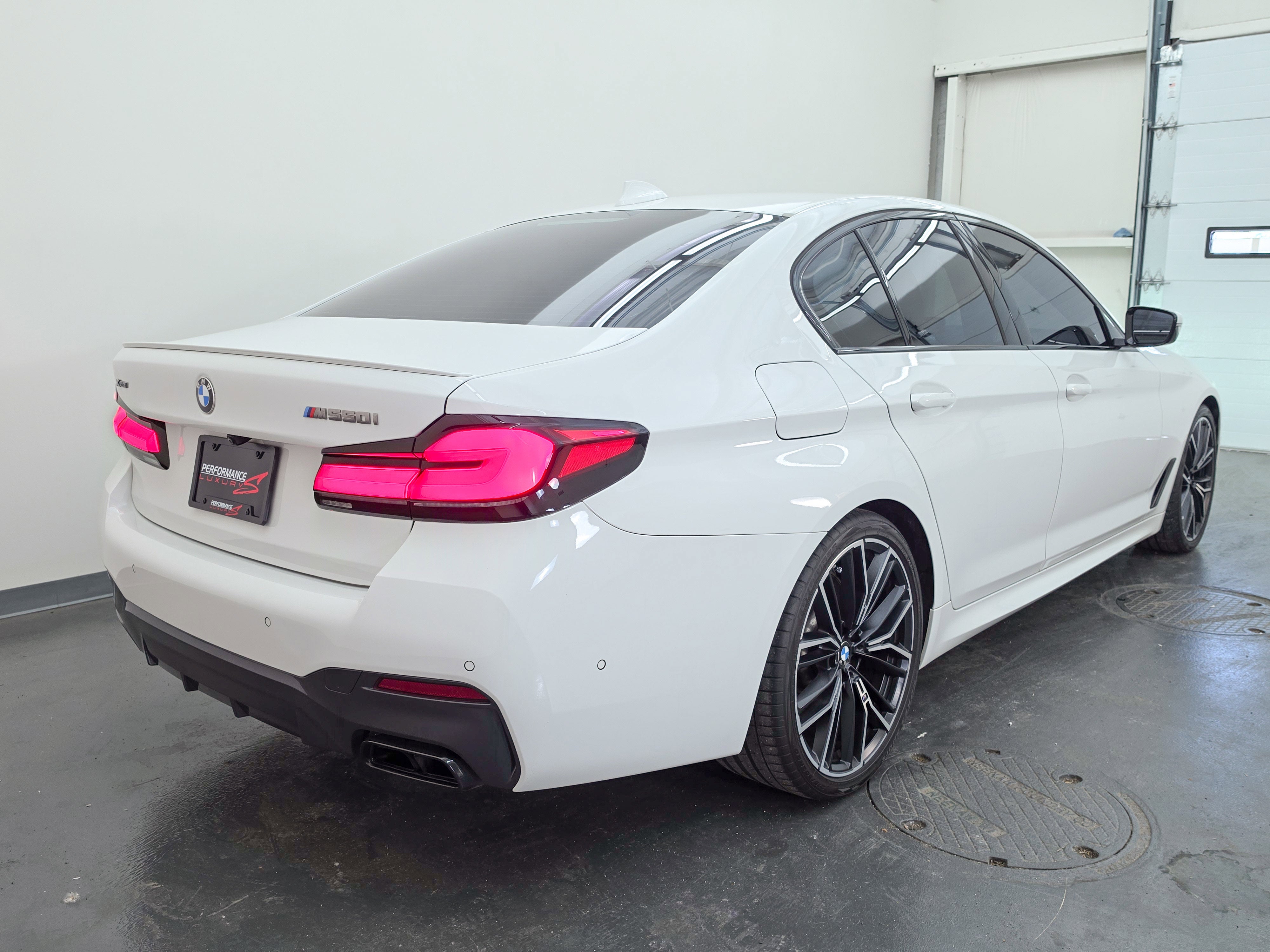 2022 BMW 5 Series M550i xDrive