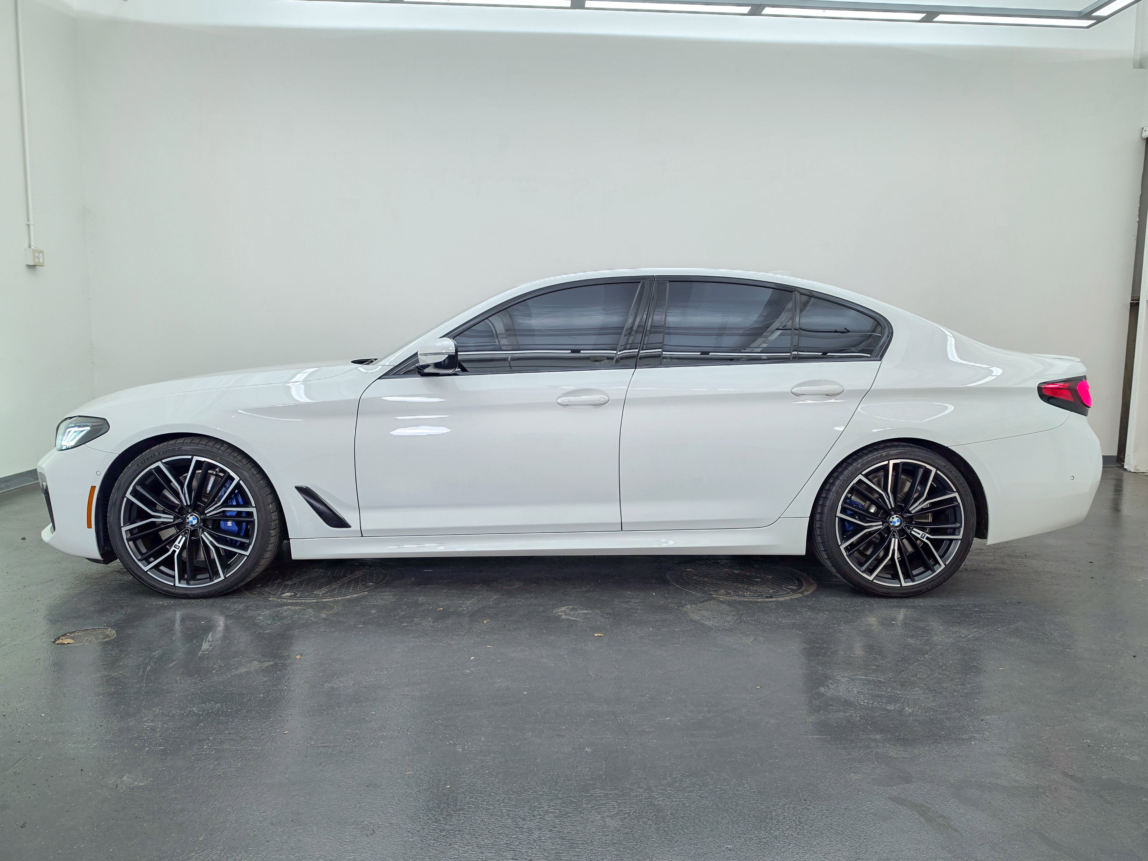 2022 BMW 5 Series M550i xDrive