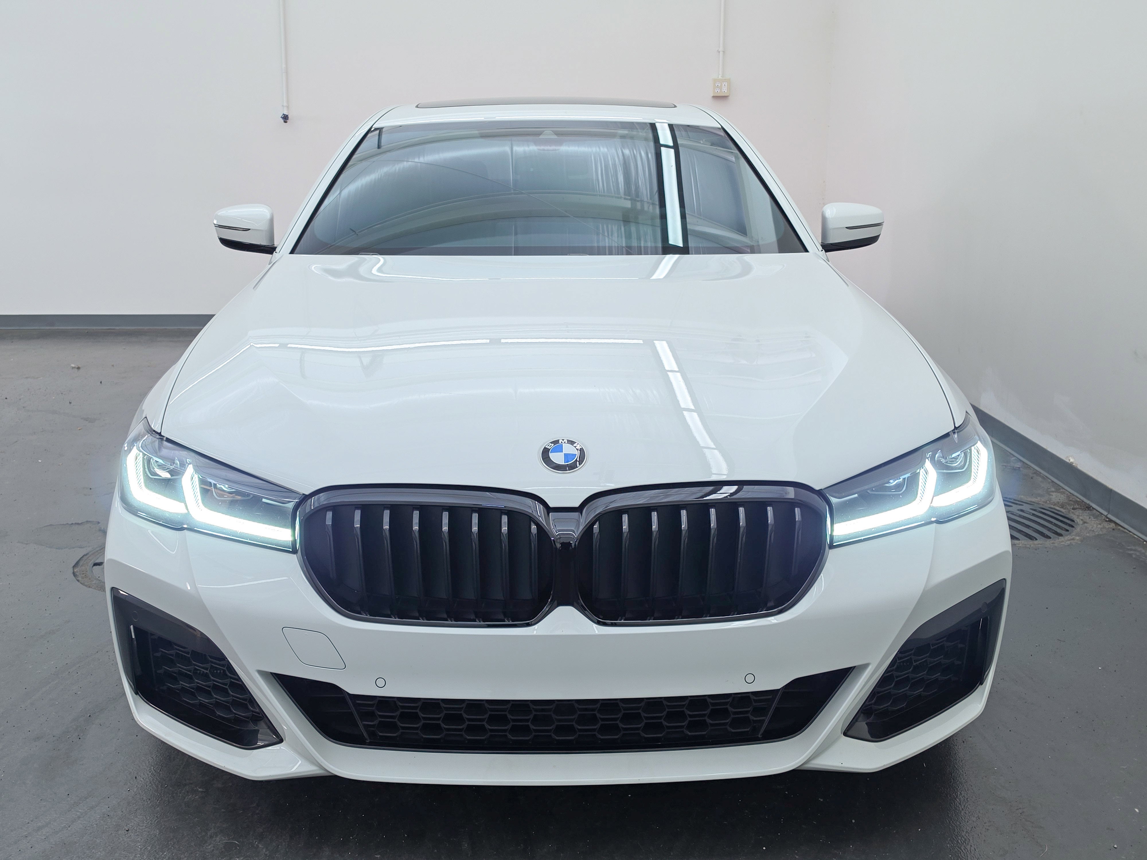 2022 BMW 5 Series M550i xDrive