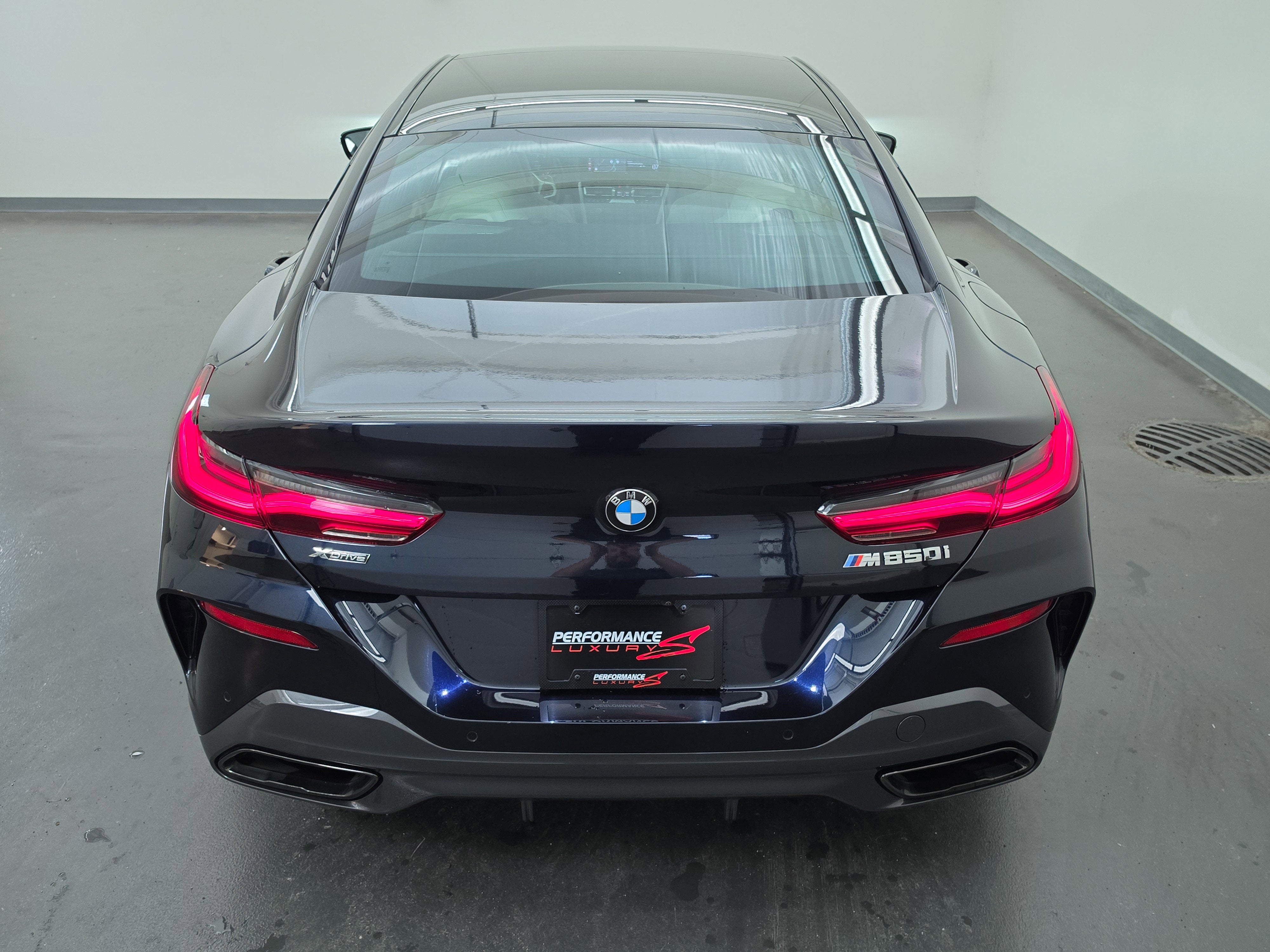 2024 BMW 8 Series M850i