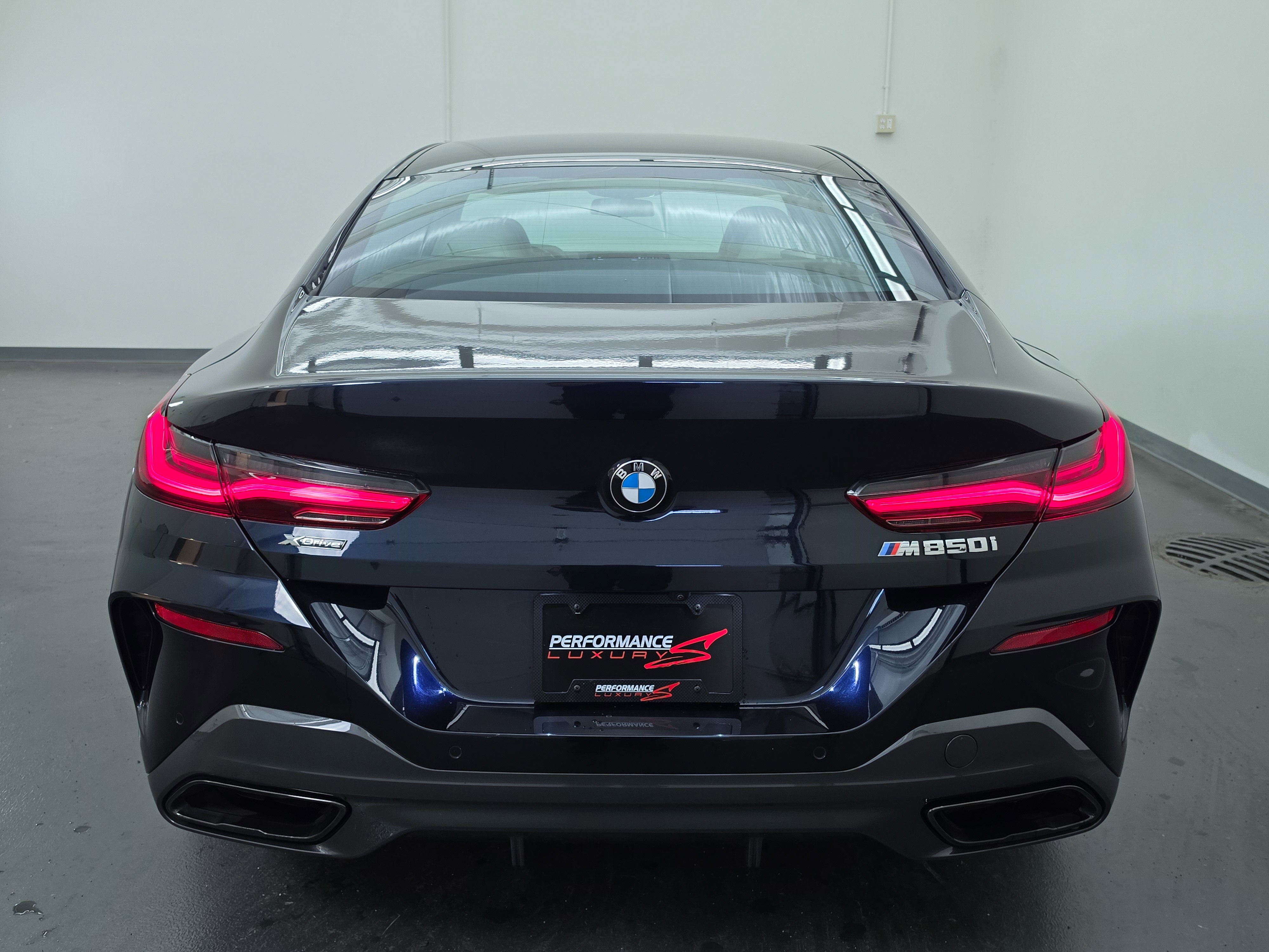 2024 BMW 8 Series M850i
