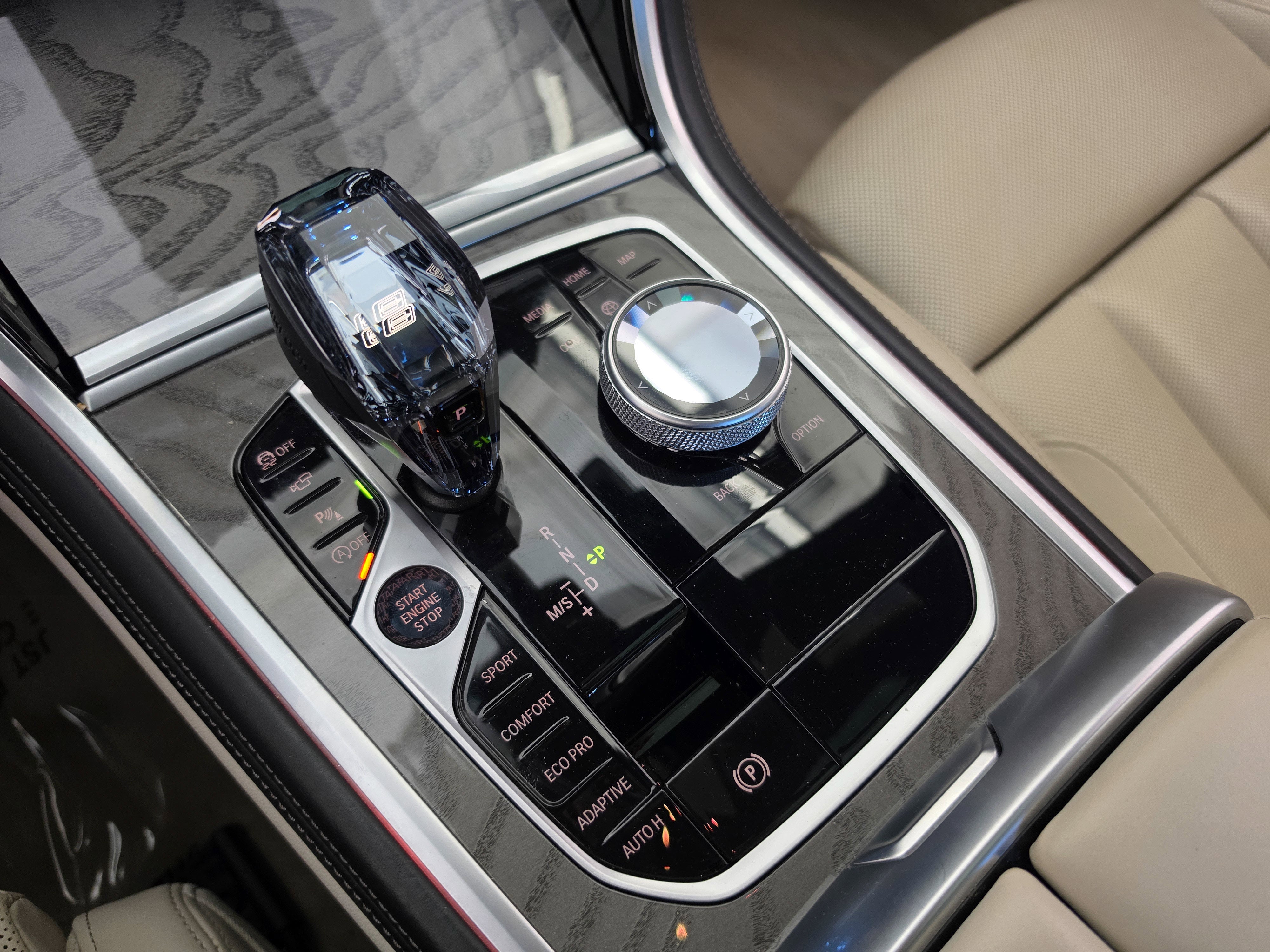 2024 BMW 8 Series M850i